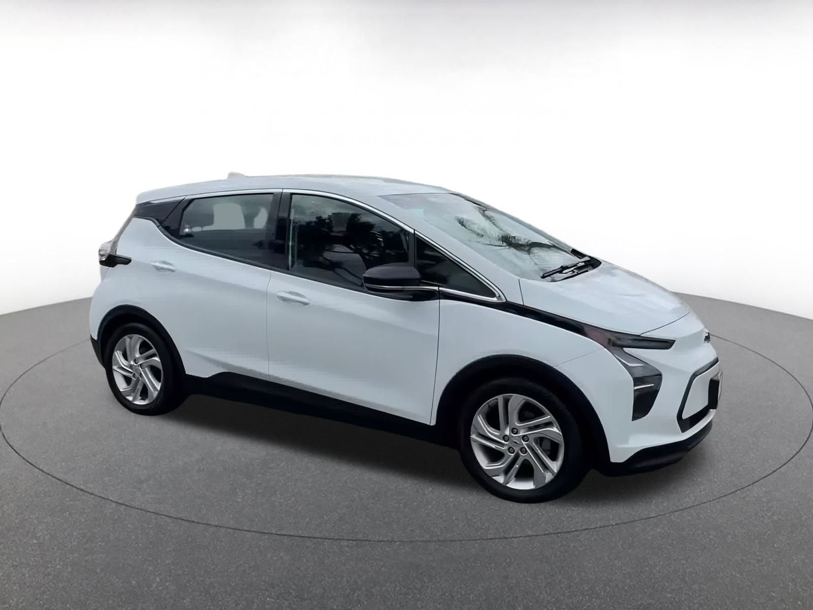 Thumbnail: 2023 Chevrolet Bolt EV - 2
