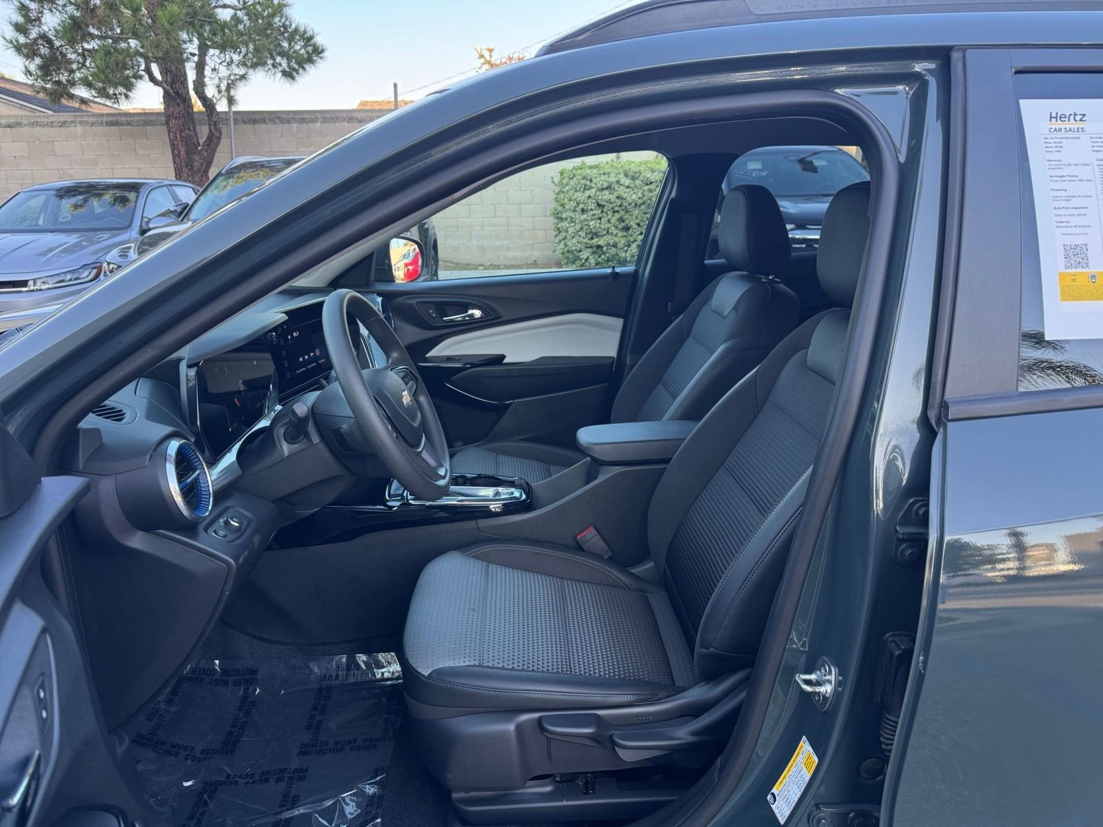 Thumbnail: 2025 Chevrolet Trax - 25