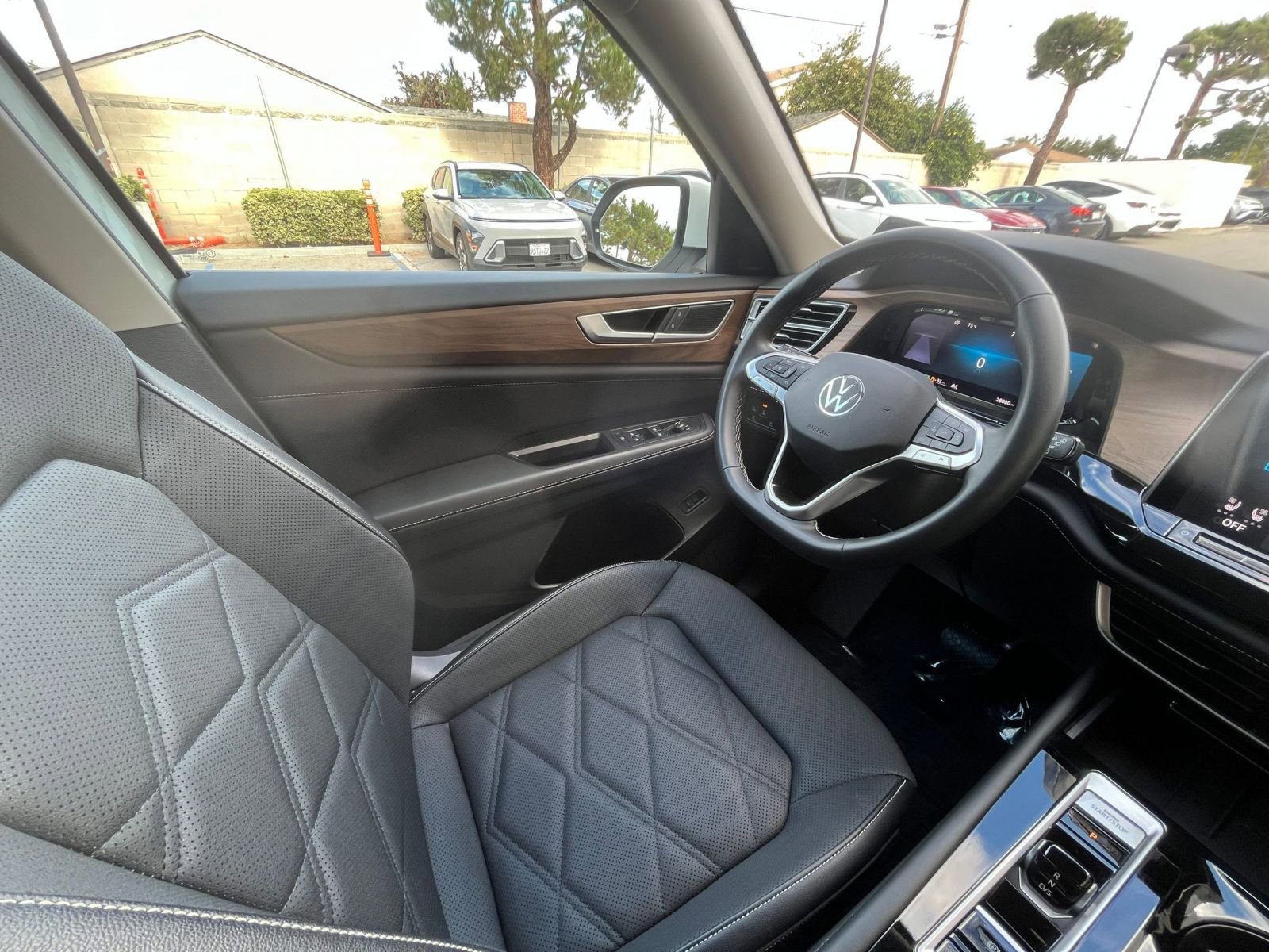 Thumbnail: 2025 Volkswagen Atlas - 35