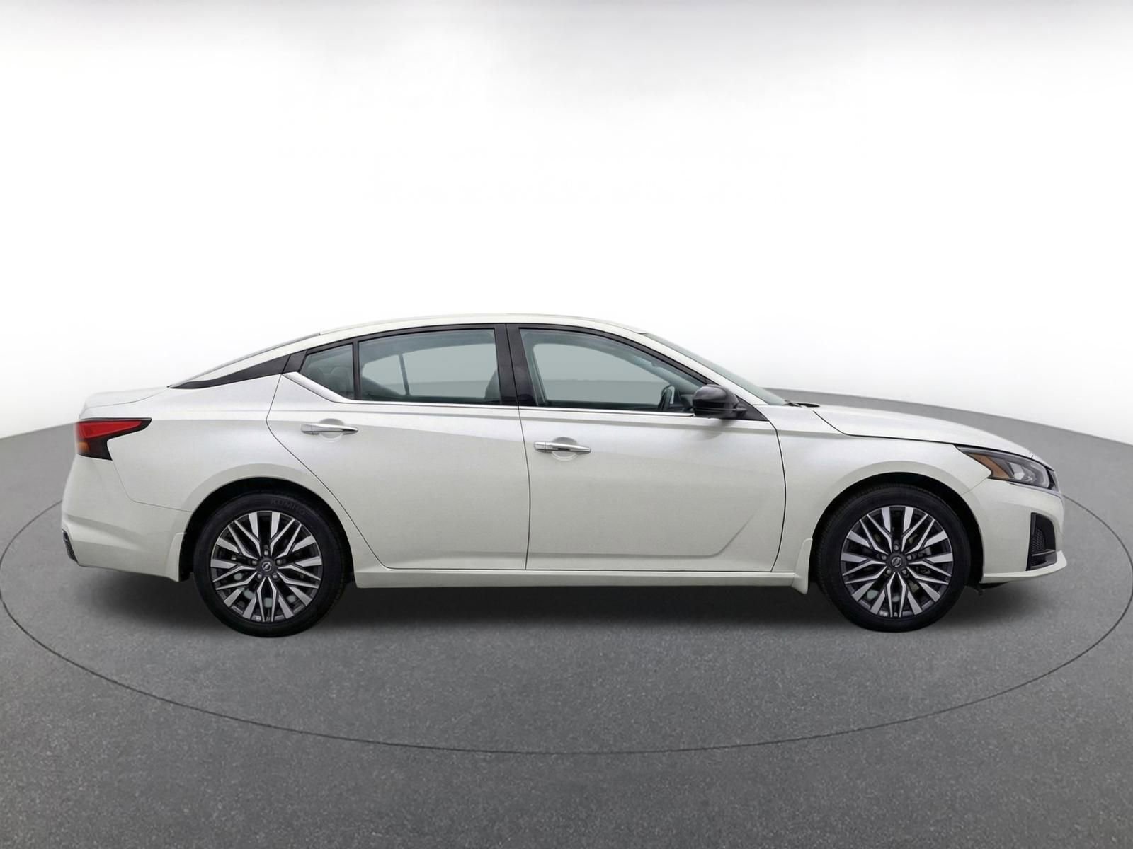 Thumbnail: 2025 Nissan Altima - 14