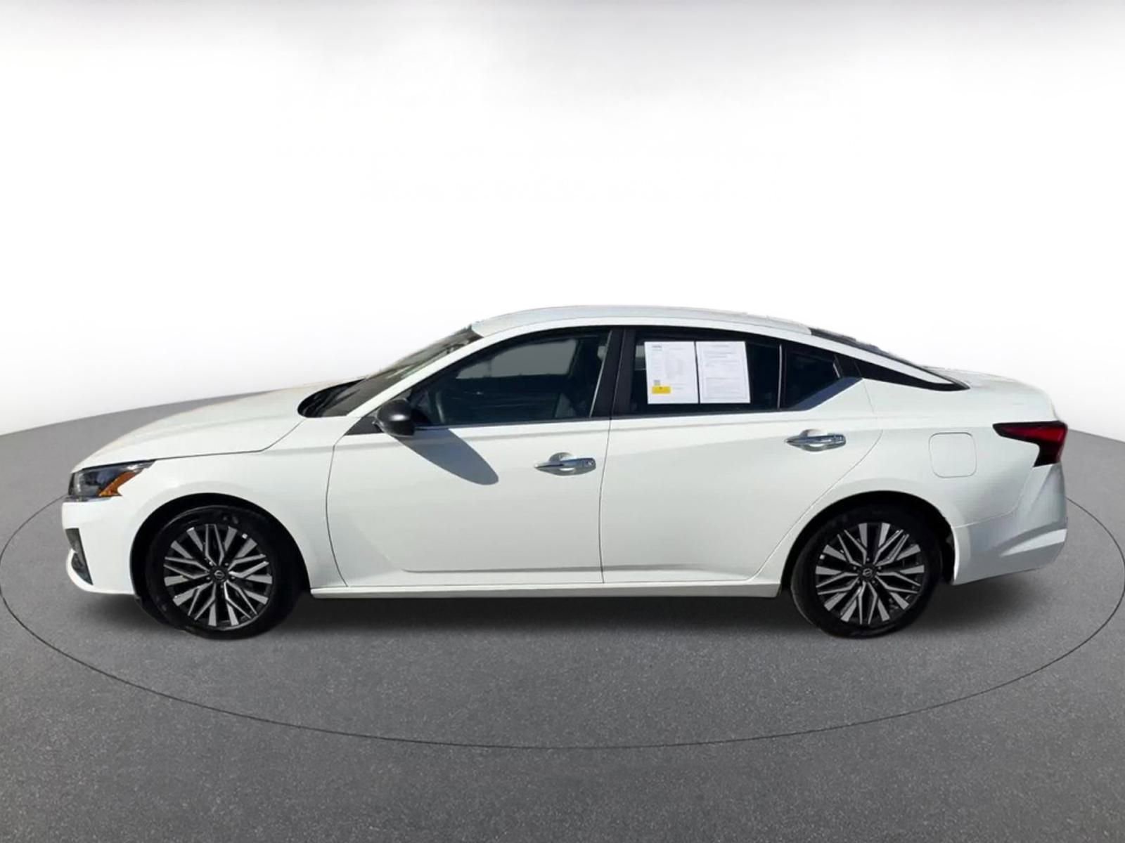 Thumbnail: 2025 Nissan Altima - 9