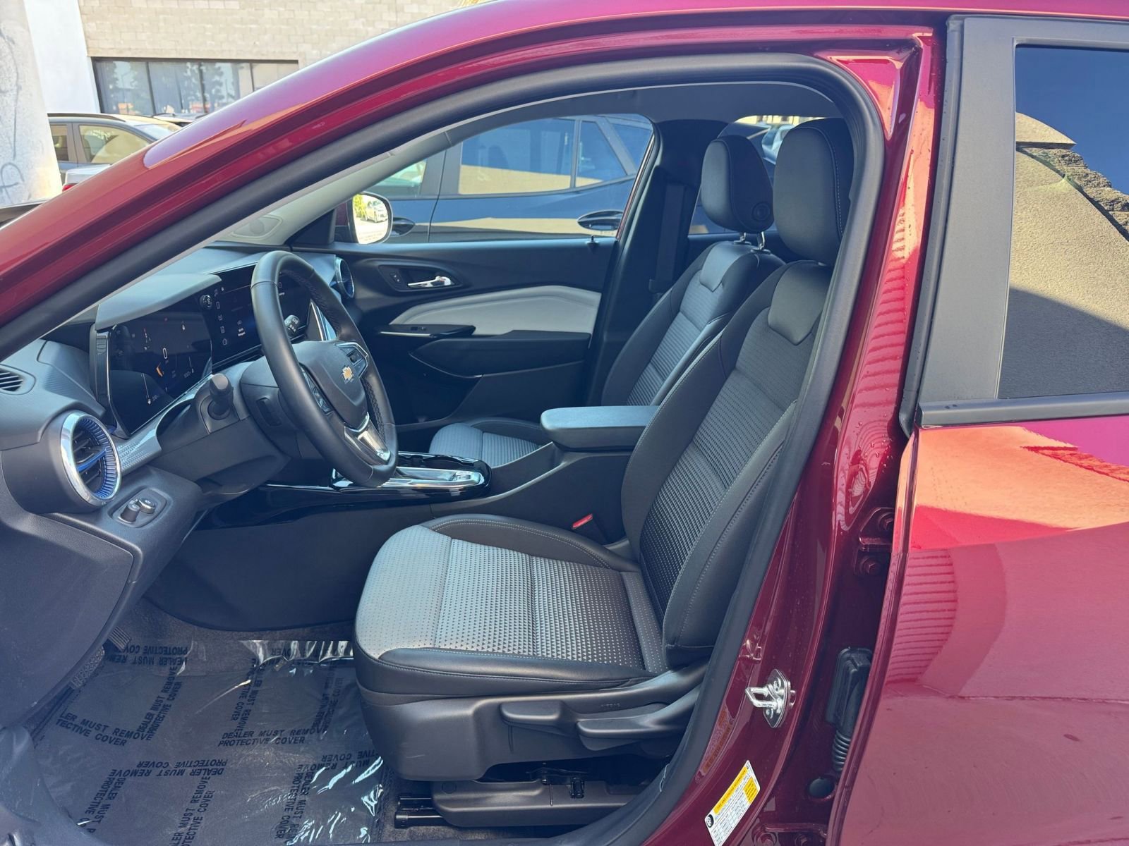 Thumbnail: 2025 Chevrolet Trax - 27