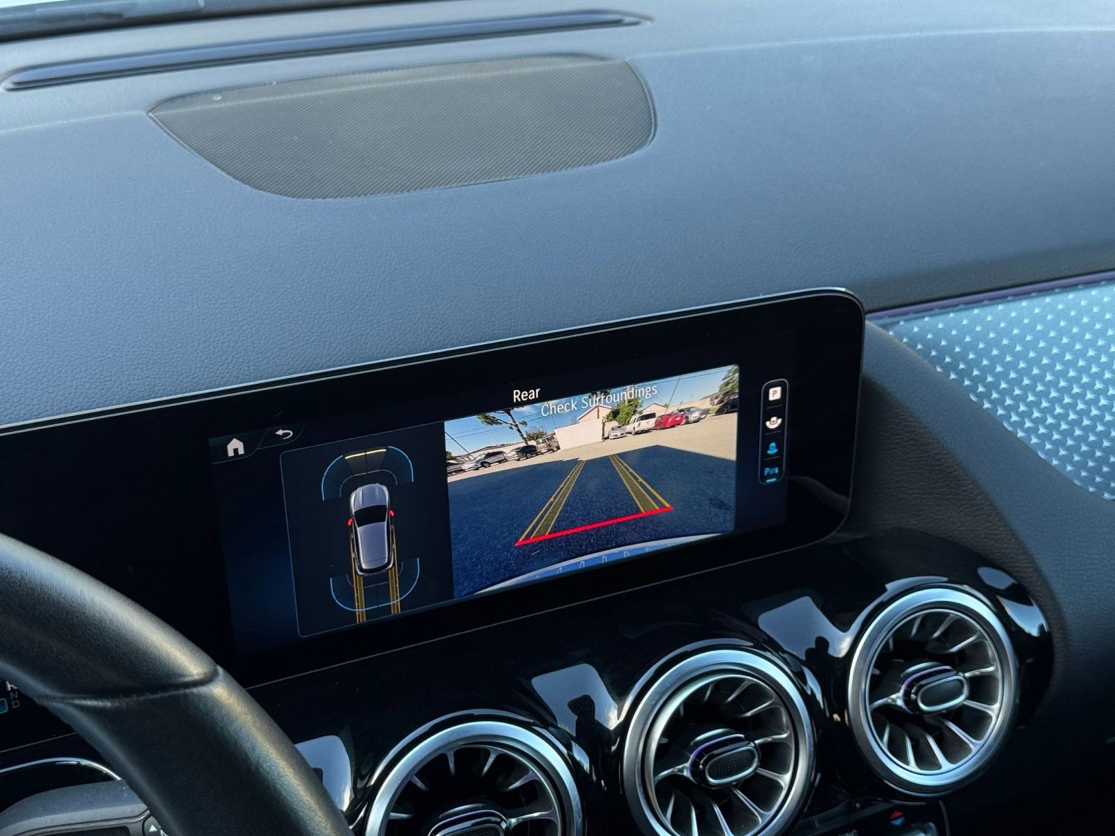 Thumbnail: 2025 Mercedes-Benz GLA - 17