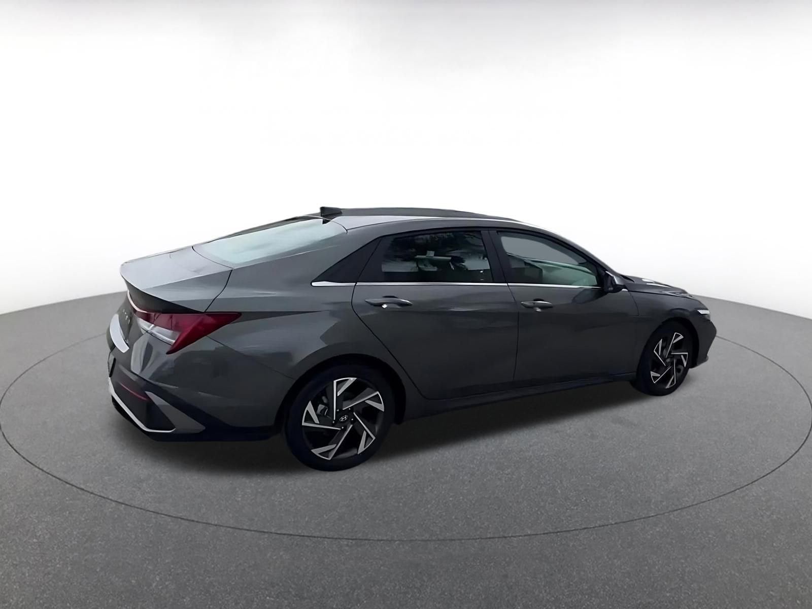 Thumbnail: 2025 Hyundai Elantra - 15