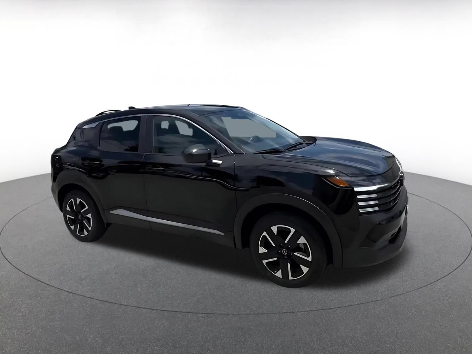 Thumbnail: 2025 Nissan Kicks - 2