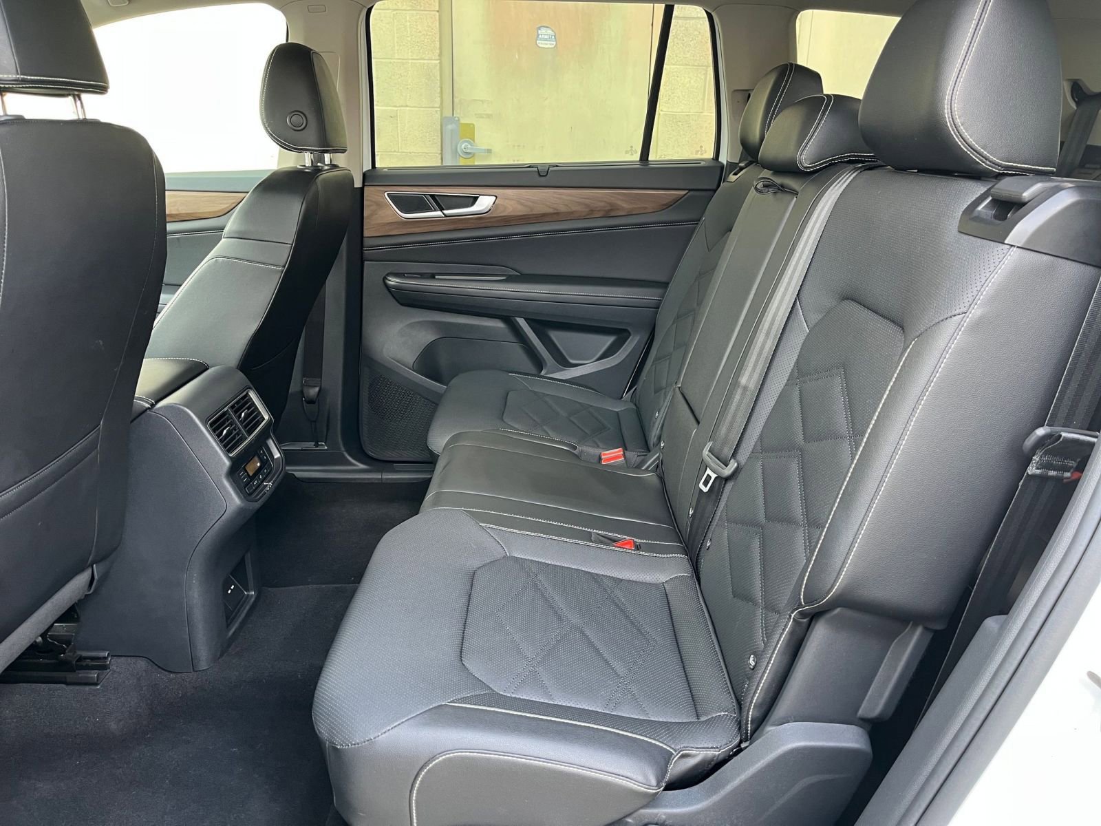 Thumbnail: 2025 Volkswagen Atlas - 25