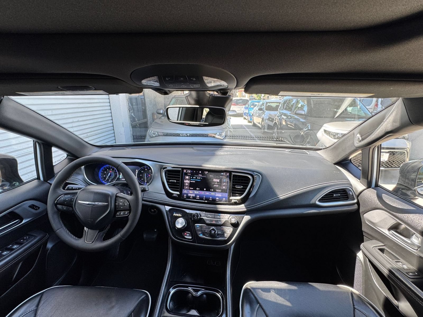 Thumbnail: 2025 Chrysler Pacifica - 33