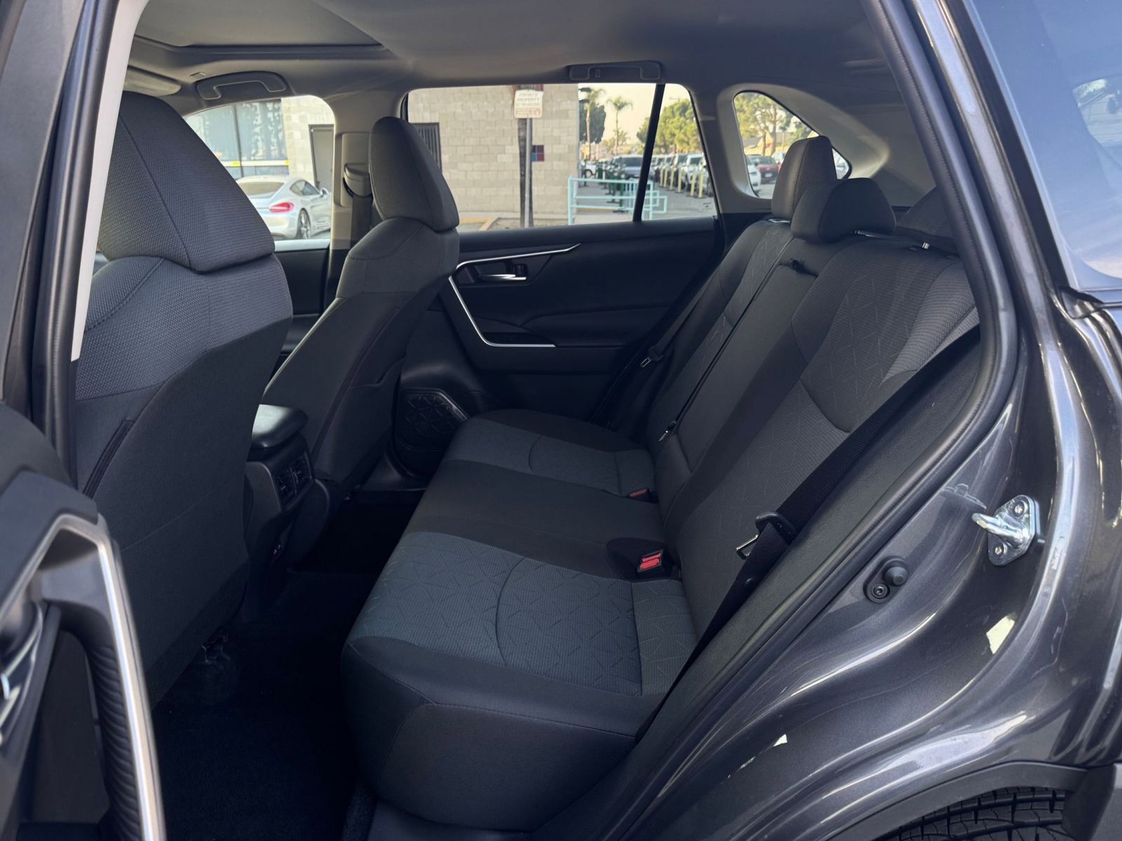 Thumbnail: 2025 Toyota RAV4 - 27