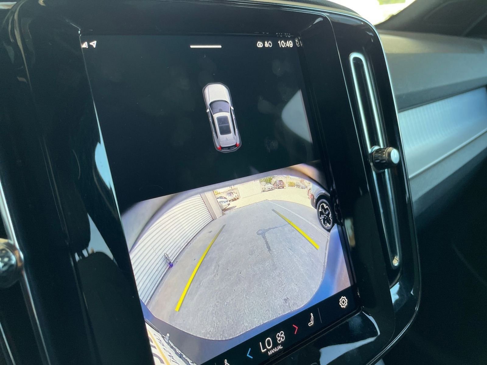 Thumbnail: 2024 Volvo XC40 - 27