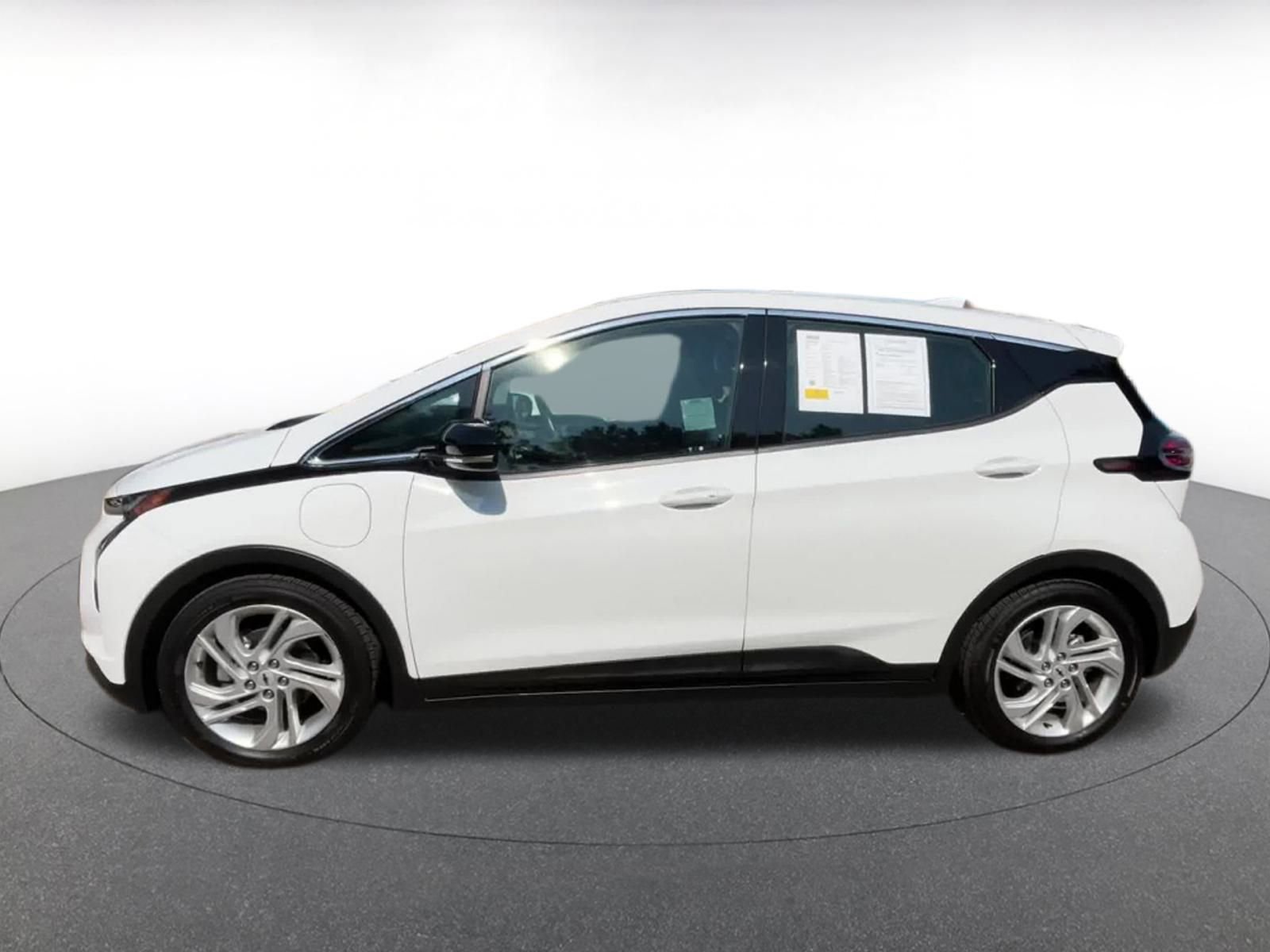 Thumbnail: 2023 Chevrolet Bolt EV - 9