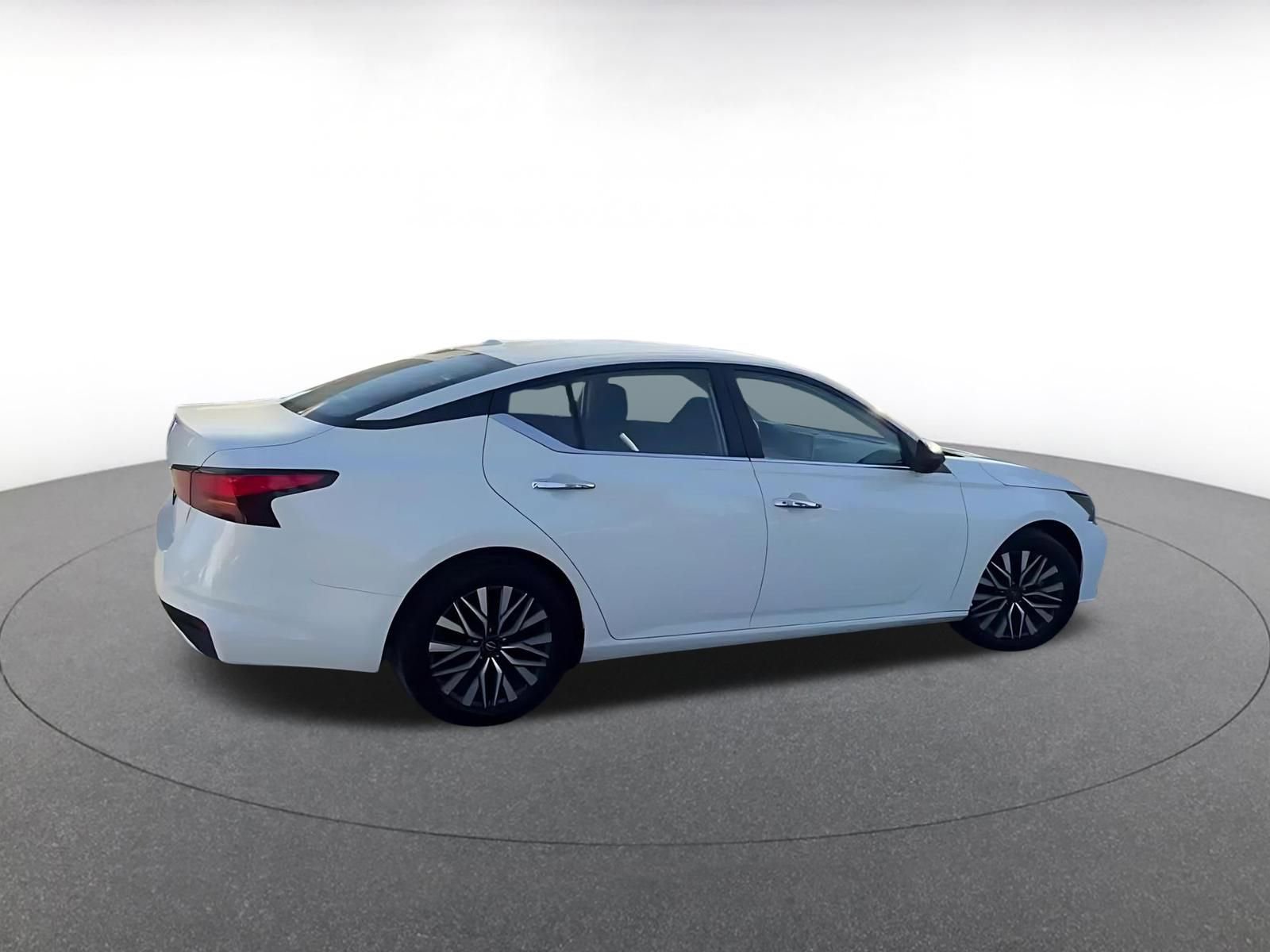 Thumbnail: 2025 Nissan Altima - 12