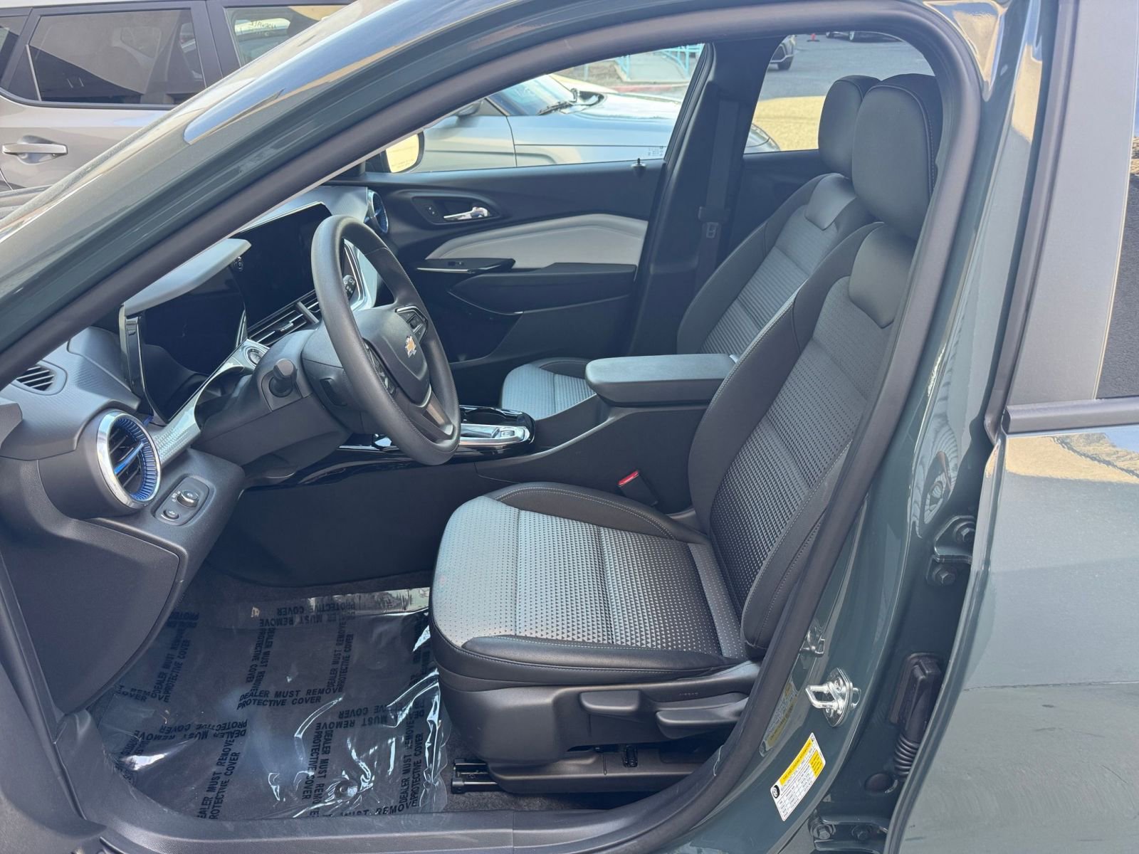 Thumbnail: 2025 Chevrolet Trax - 27