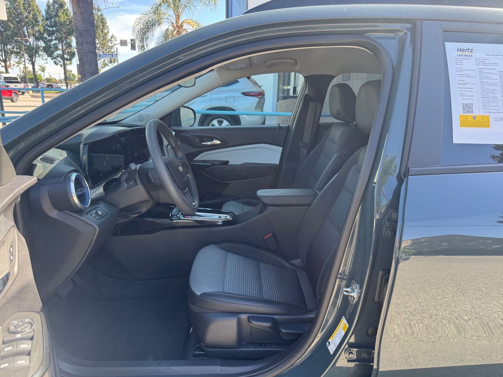 Thumbnail: 2025 Chevrolet Trax - 27