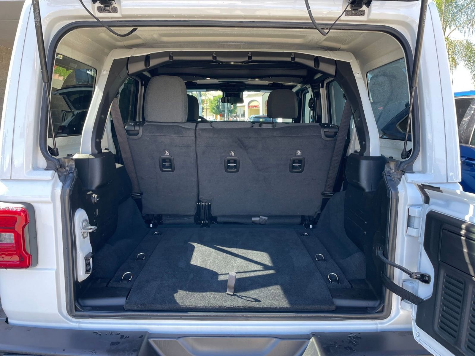 Thumbnail: 2025 Jeep Wrangler - 31