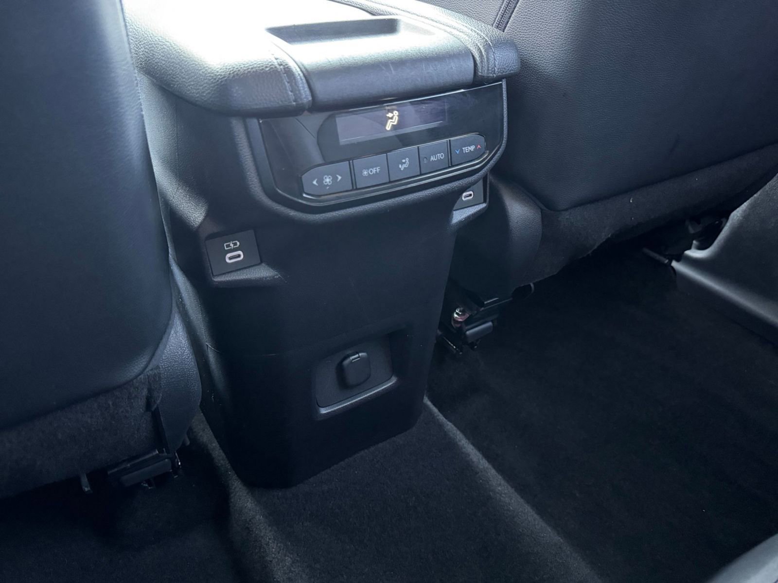 Thumbnail: 2025 Toyota Grand Highlander - 25