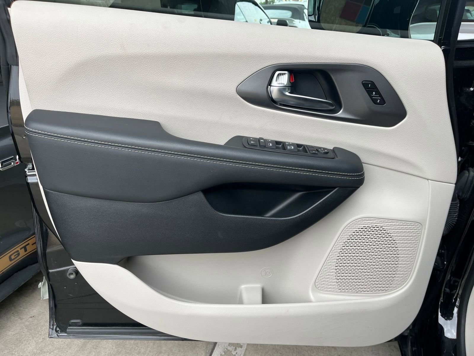 Thumbnail: 2024 Chrysler Pacifica - 20
