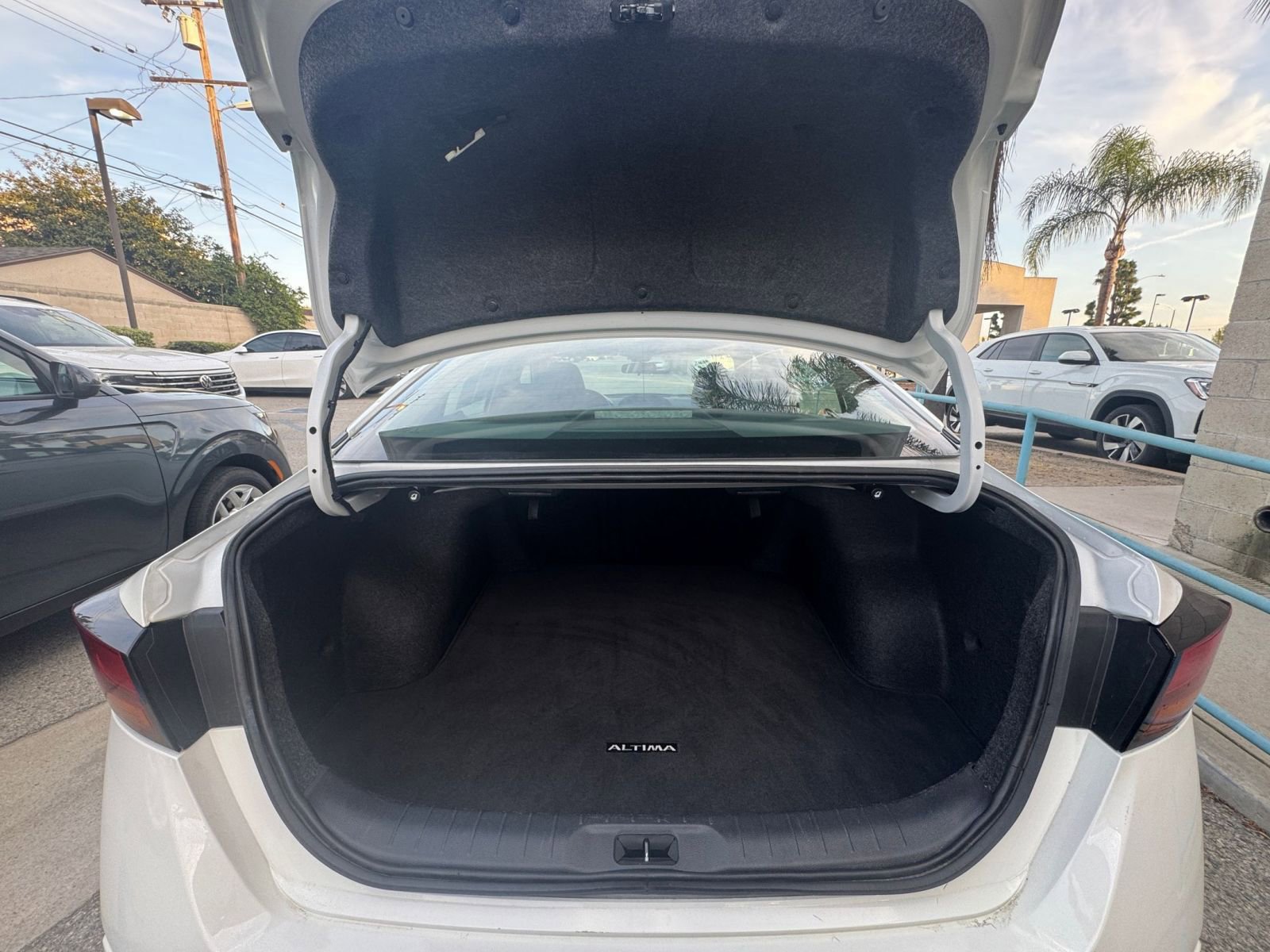 Thumbnail: 2025 Nissan Altima - 32