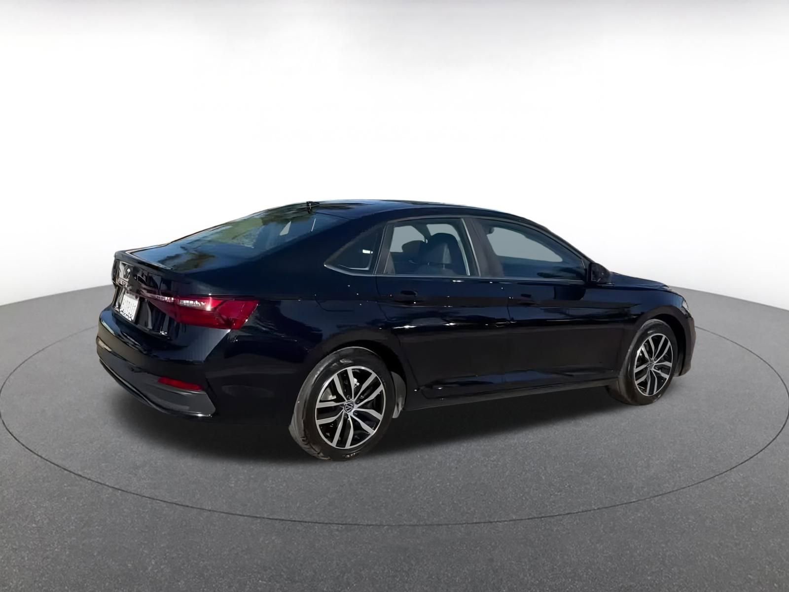 Thumbnail: 2025 Volkswagen Jetta - 12