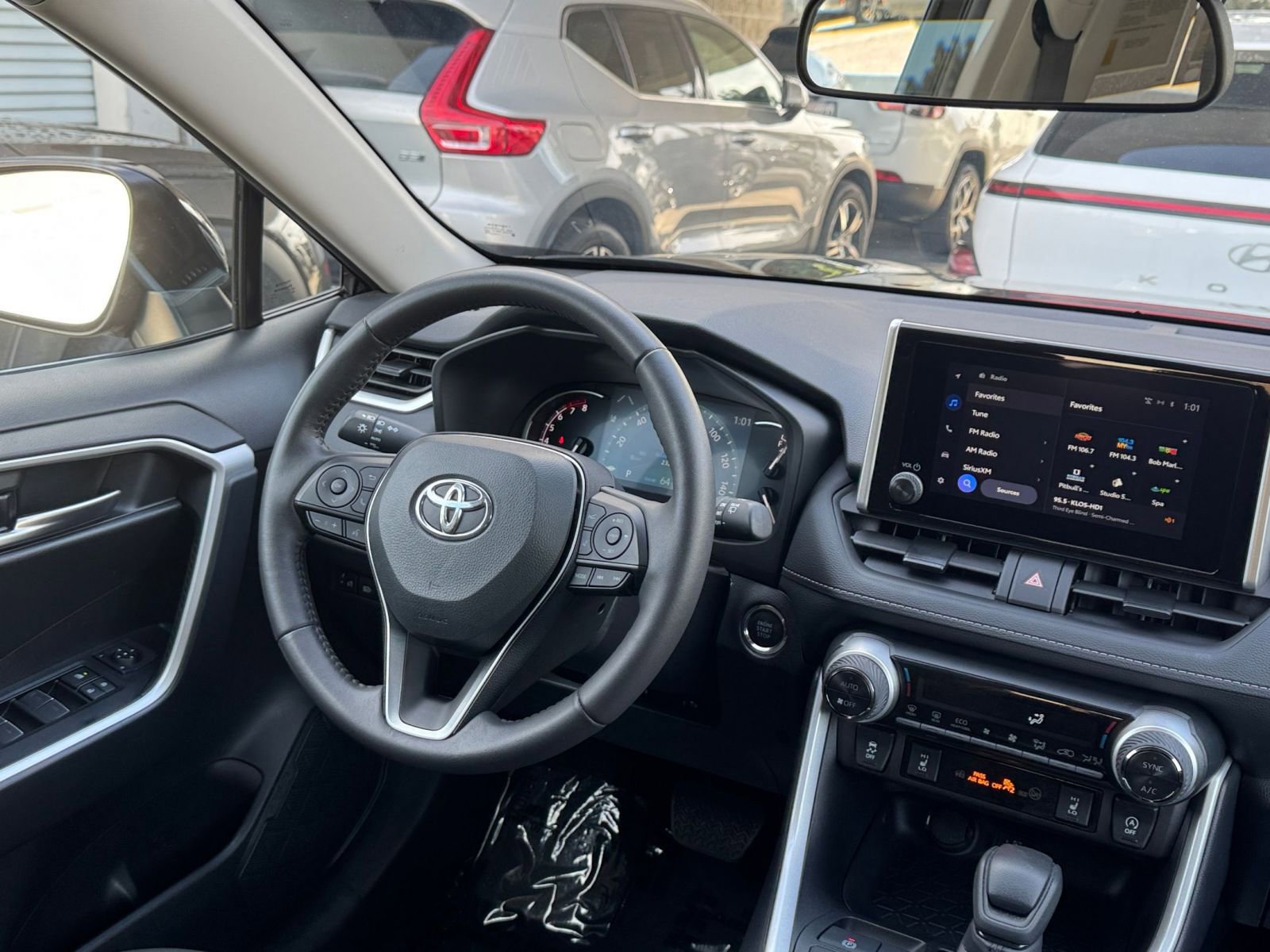 Thumbnail: 2025 Toyota RAV4 - 34