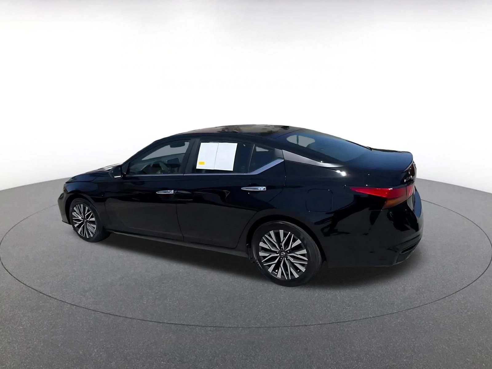 Thumbnail: 2025 Nissan Altima - 10