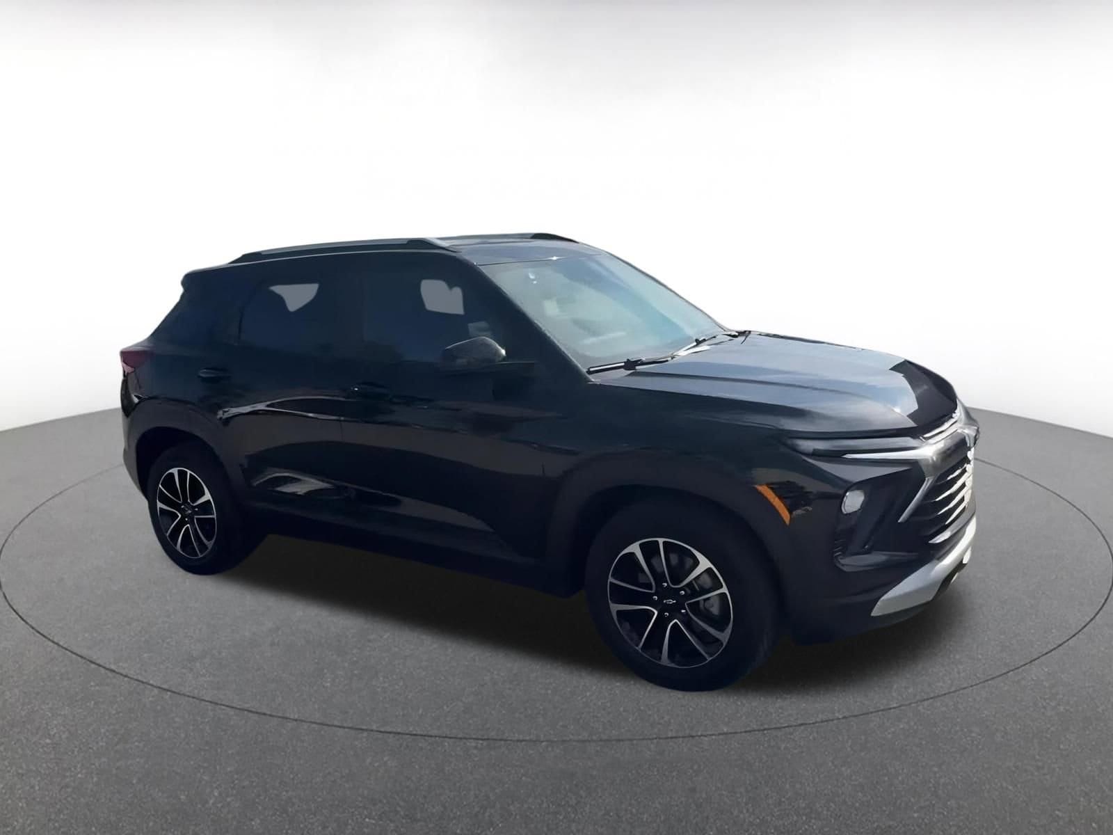 Thumbnail: 2025 Chevrolet TrailBlazer - 2