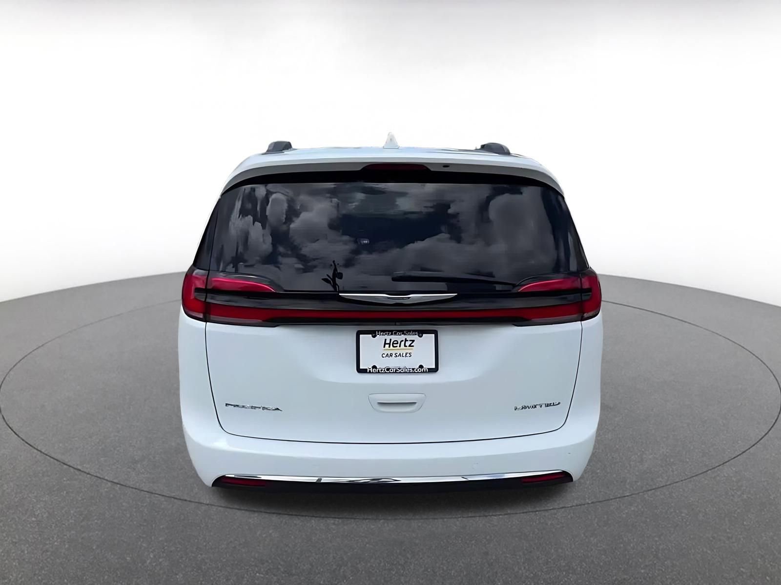 Thumbnail: 2022 Chrysler Pacifica - 12