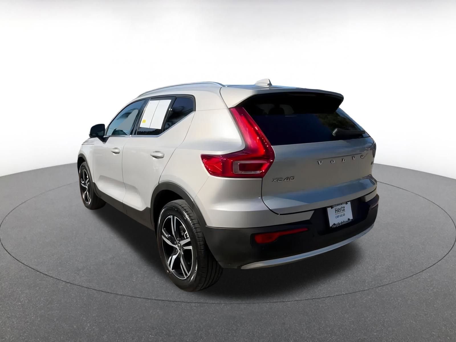 Thumbnail: 2024 Volvo XC40 - 11