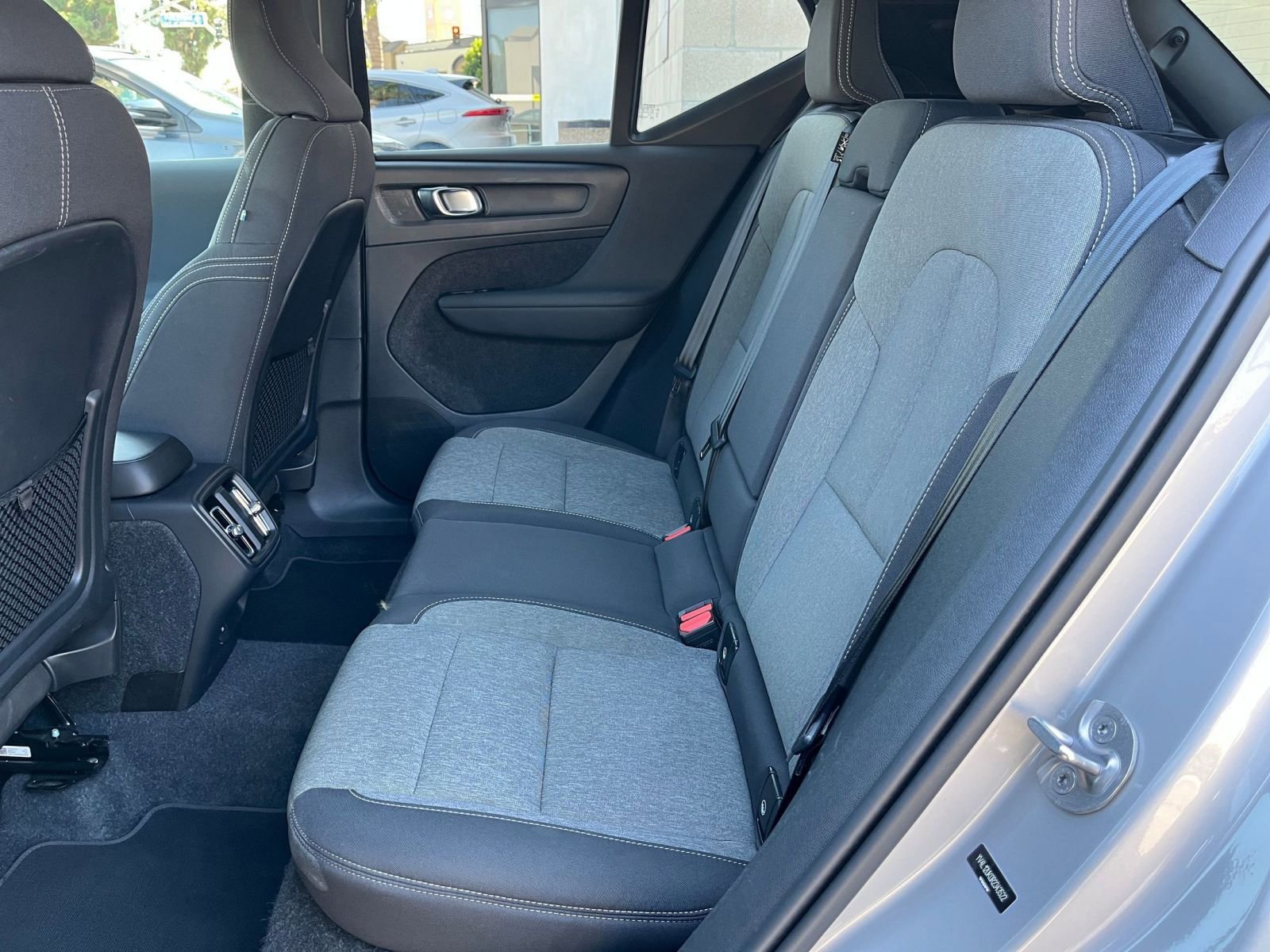 Thumbnail: 2024 Volvo XC40 - 25