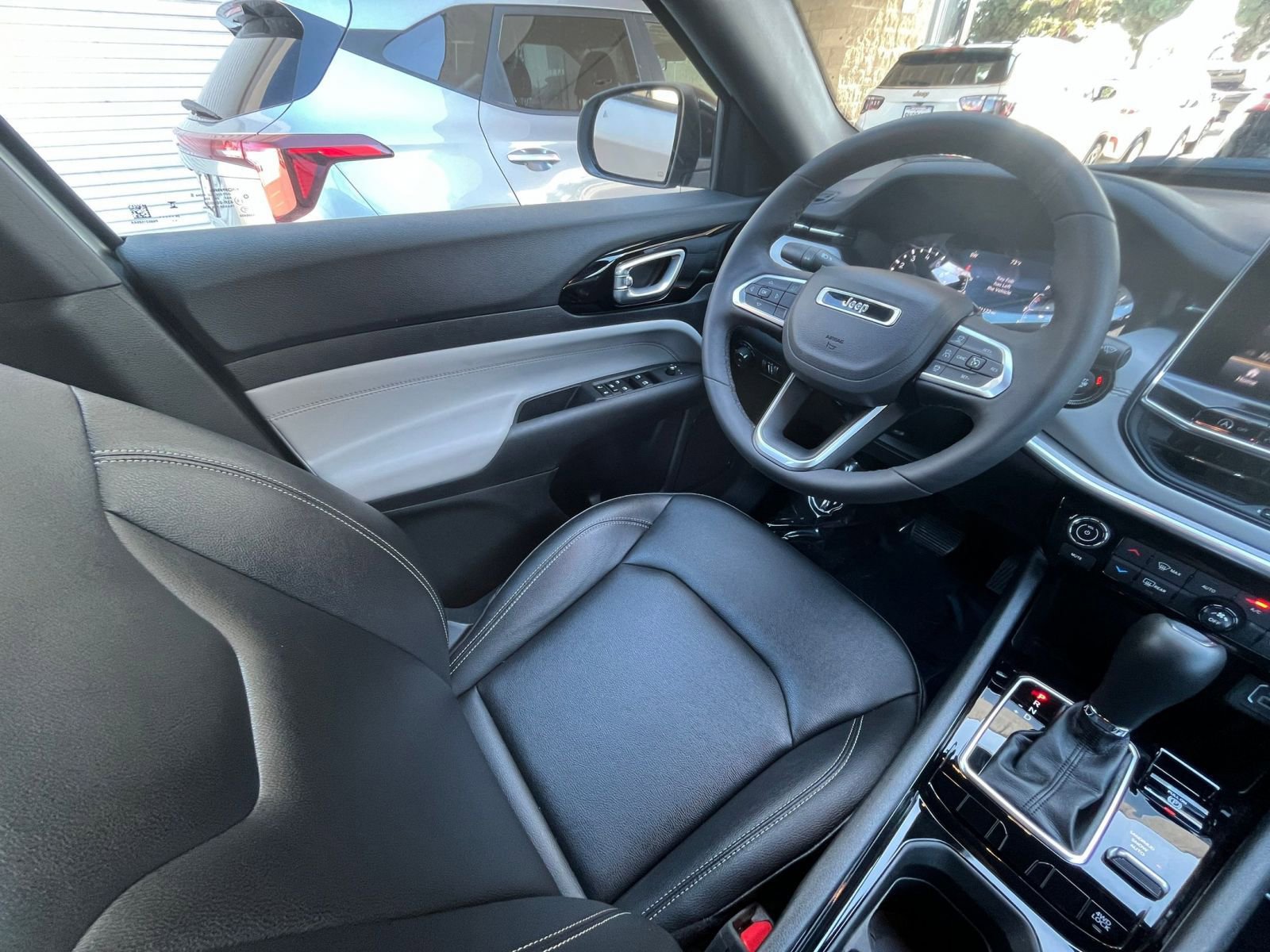 Thumbnail: 2025 Jeep Compass - 34