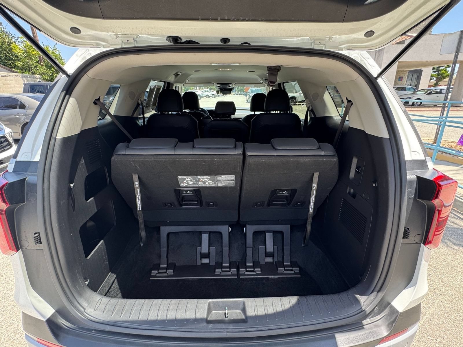 Thumbnail: 2026 Kia Carnival - 34