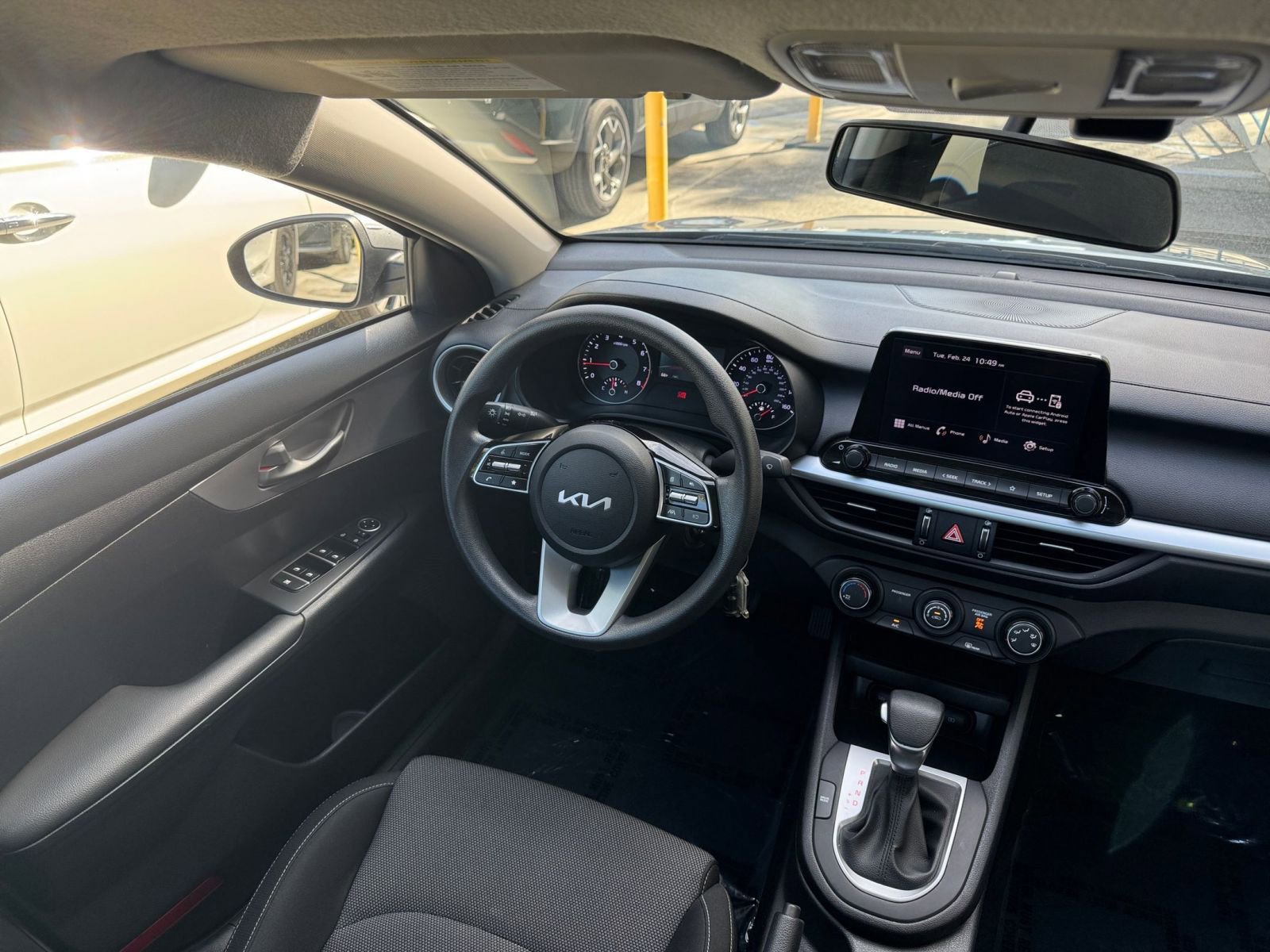 Thumbnail: 2024 Kia Forte - 32