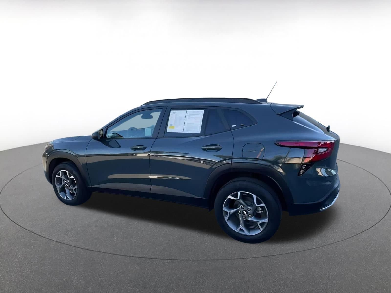 Thumbnail: 2025 Chevrolet Trax - 10