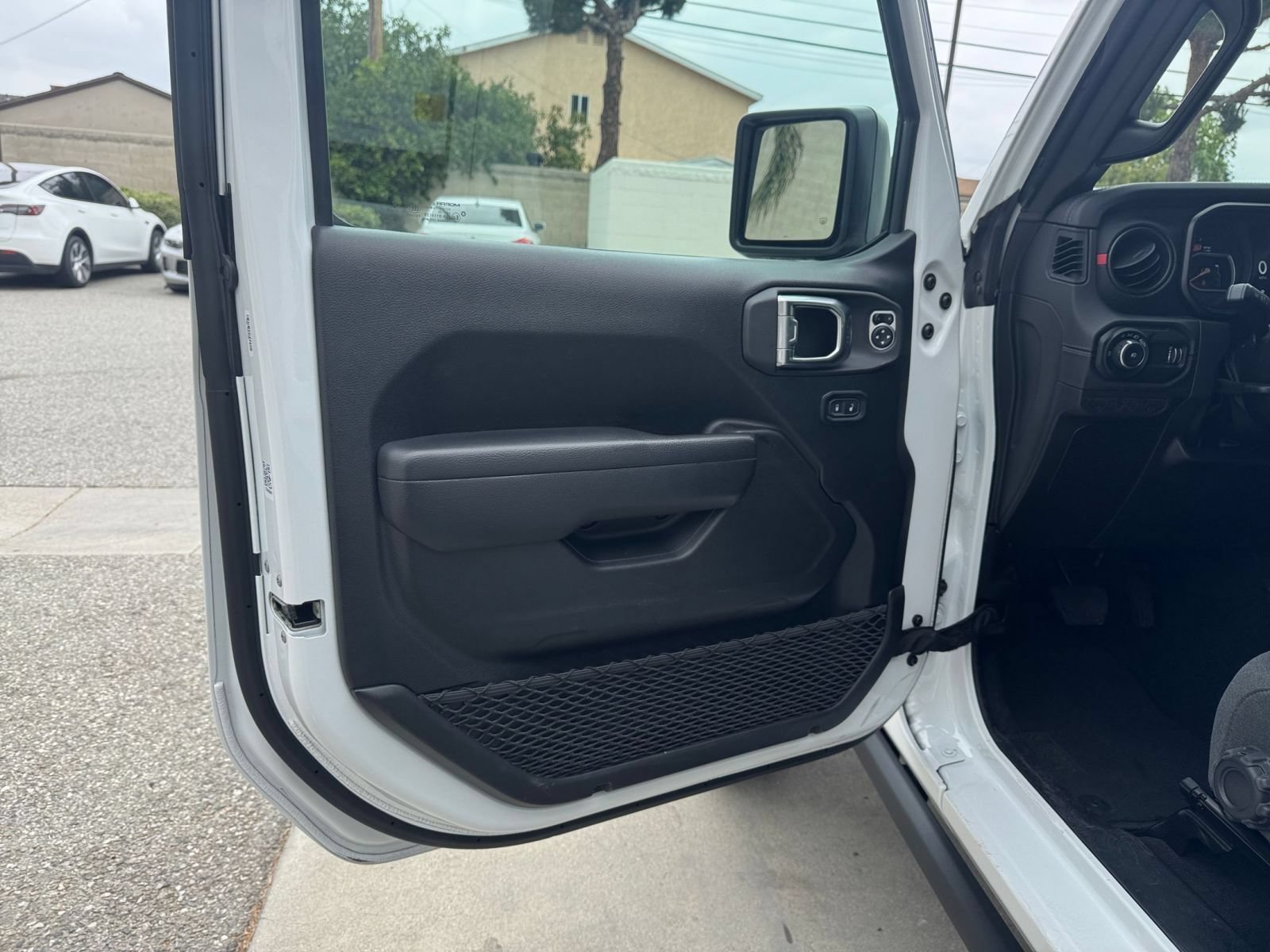 Thumbnail: 2025 Jeep Wrangler - 18