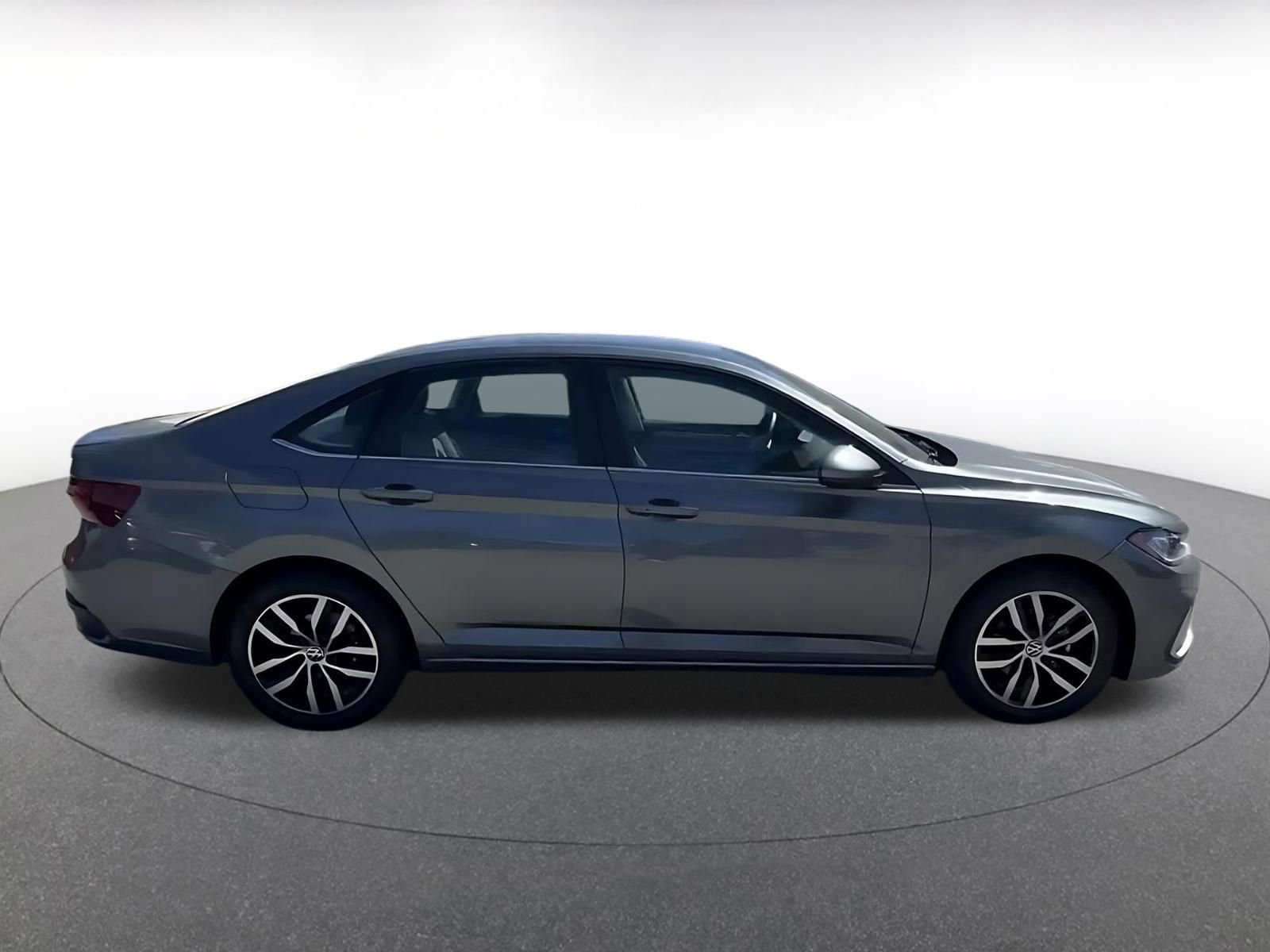 Thumbnail: 2025 Volkswagen Jetta - 16