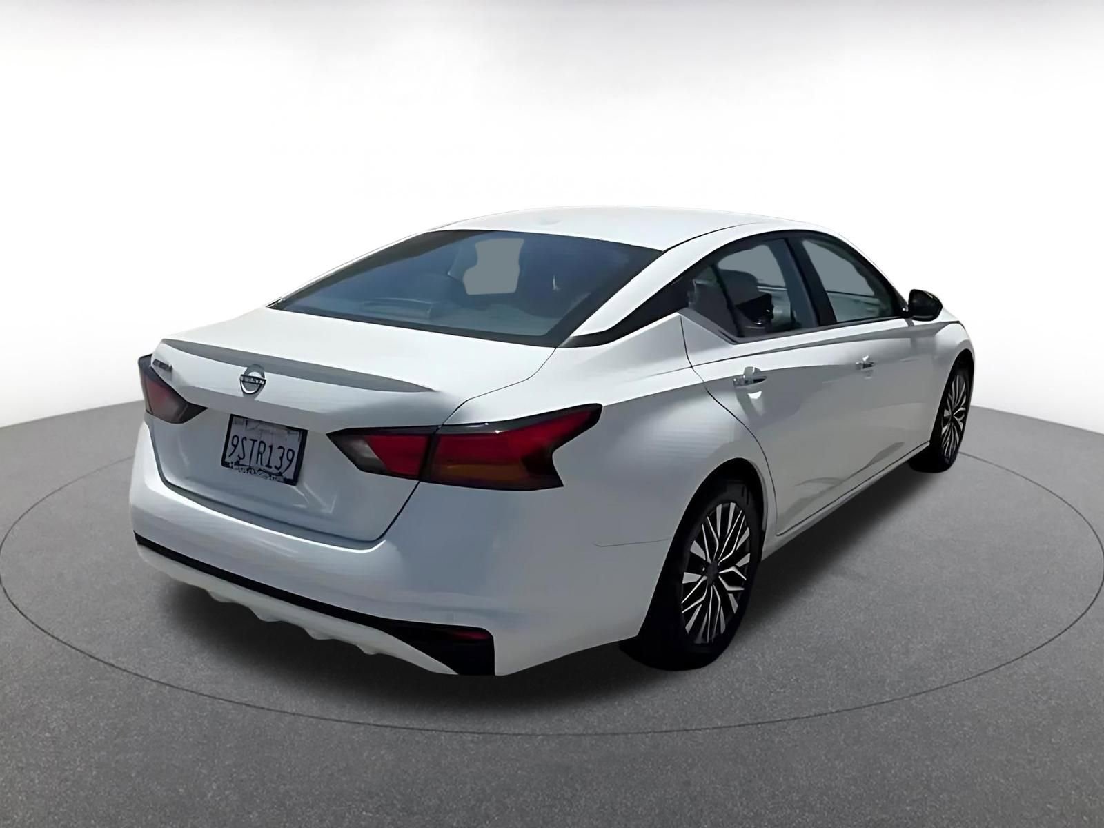 Thumbnail: 2025 Nissan Altima - 14