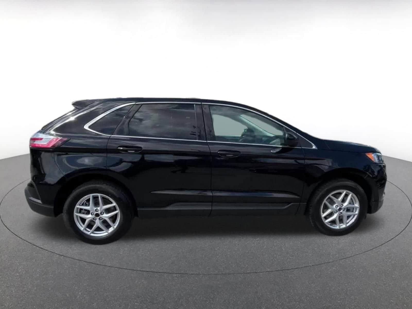 2024 Ford Edge SEL 16