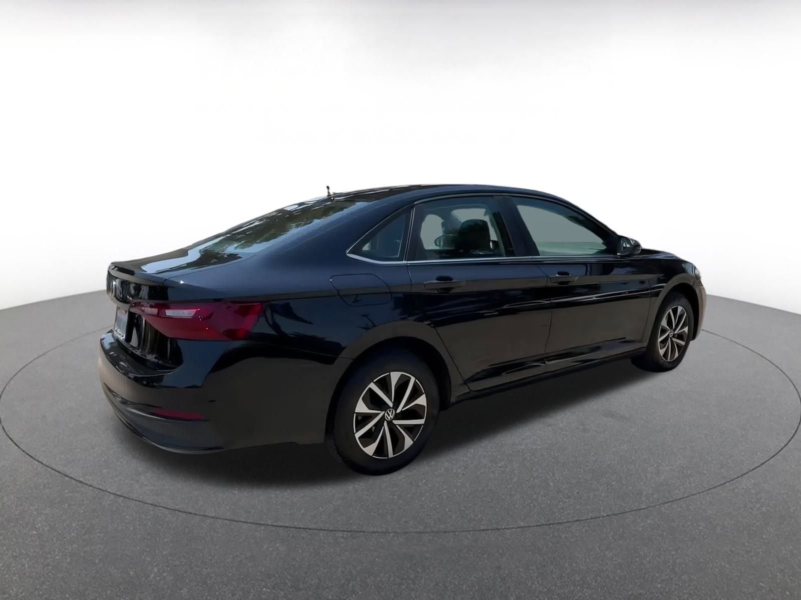 Thumbnail: 2024 Volkswagen Jetta - 15