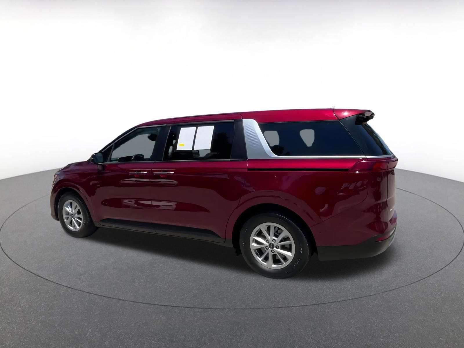 Thumbnail: 2024 Kia Carnival - 10