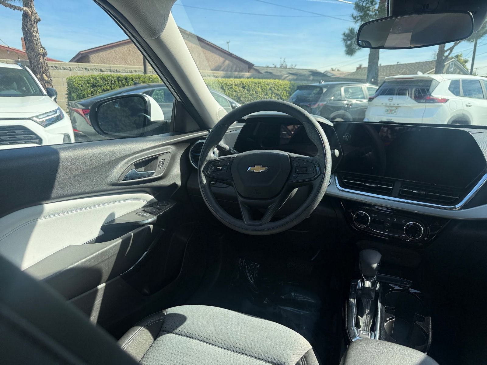 Thumbnail: 2025 Chevrolet Trax - 31