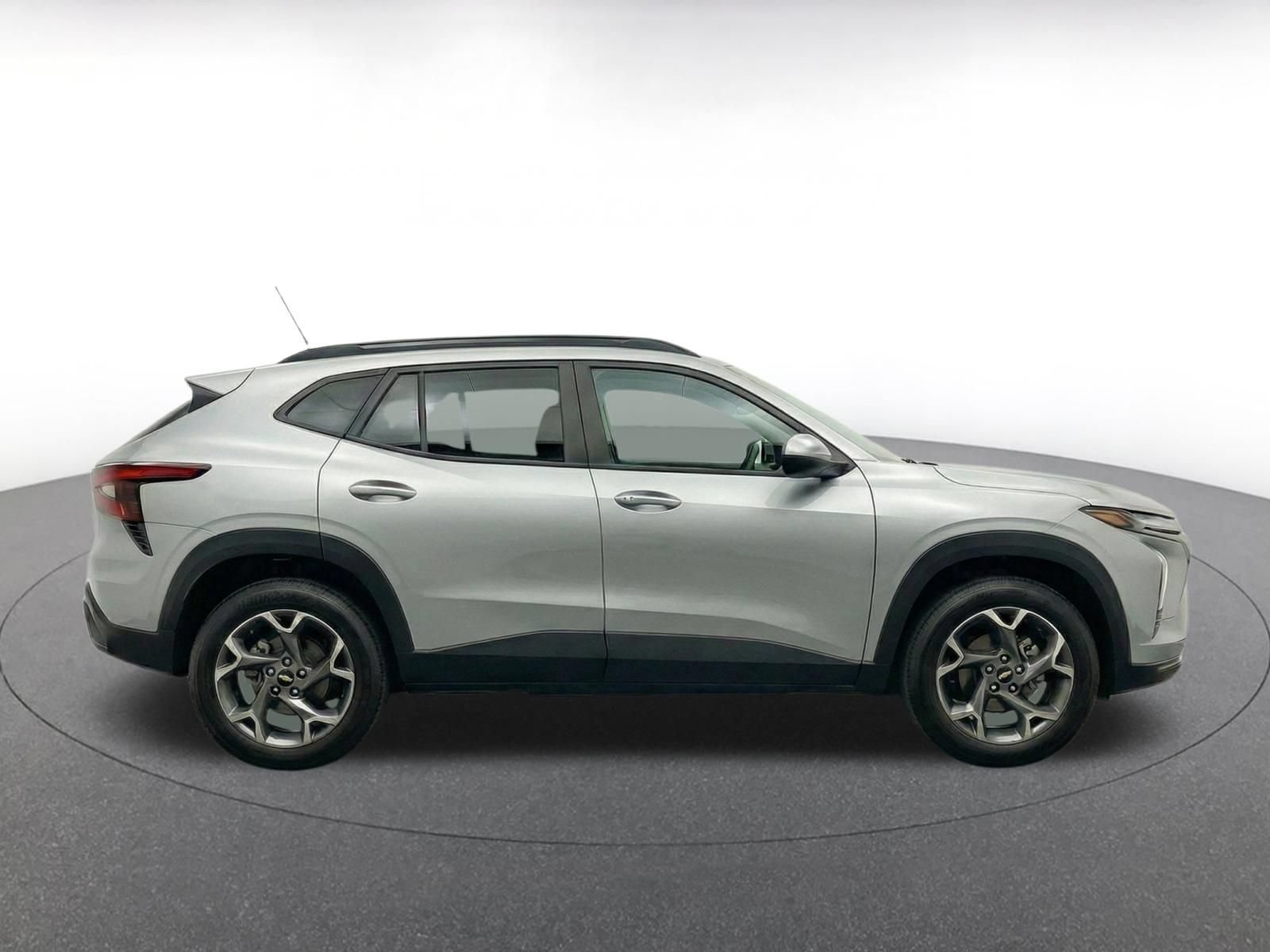 Thumbnail: 2025 Chevrolet Trax - 8