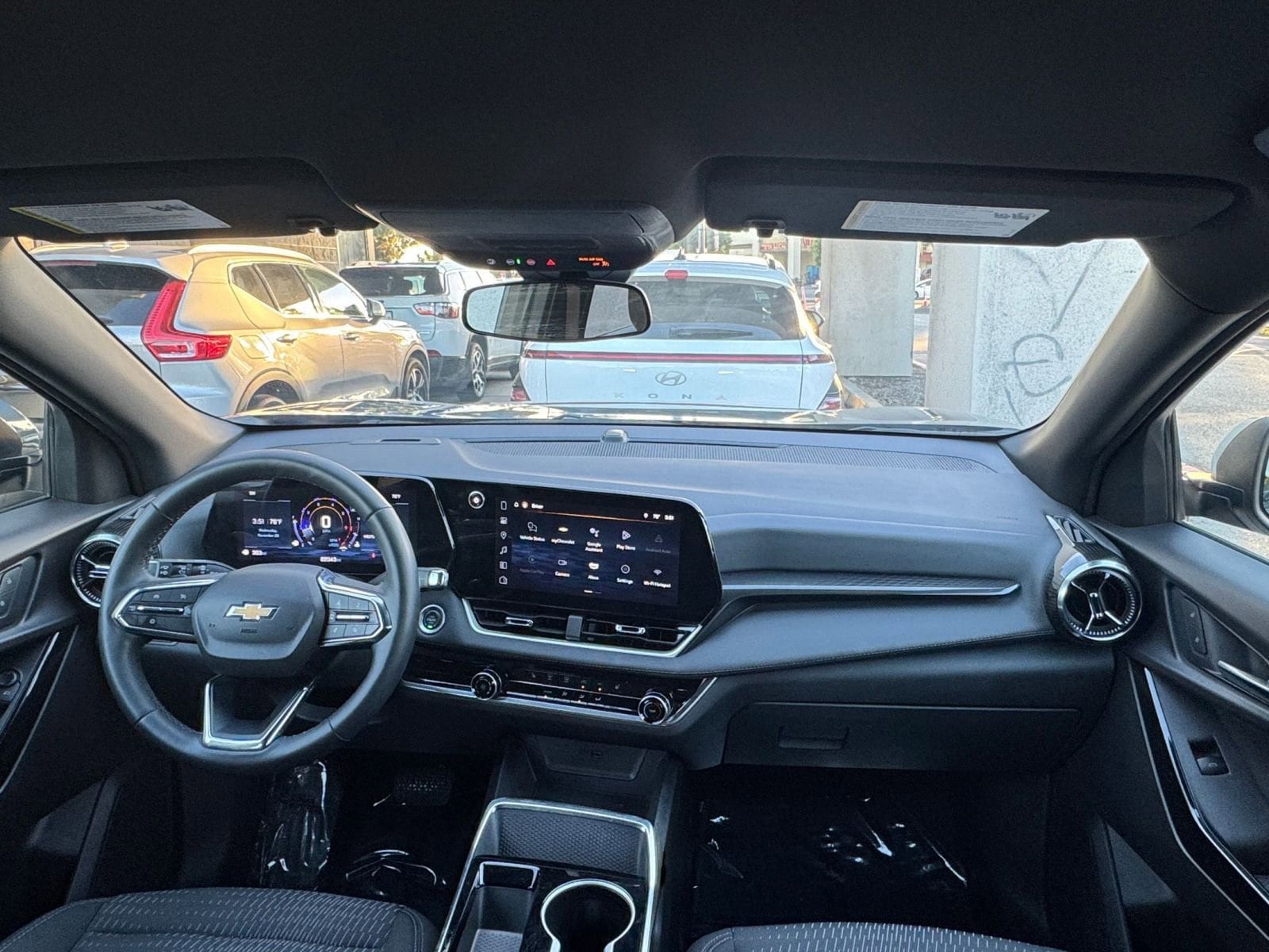 Thumbnail: 2025 Chevrolet Equinox - 32