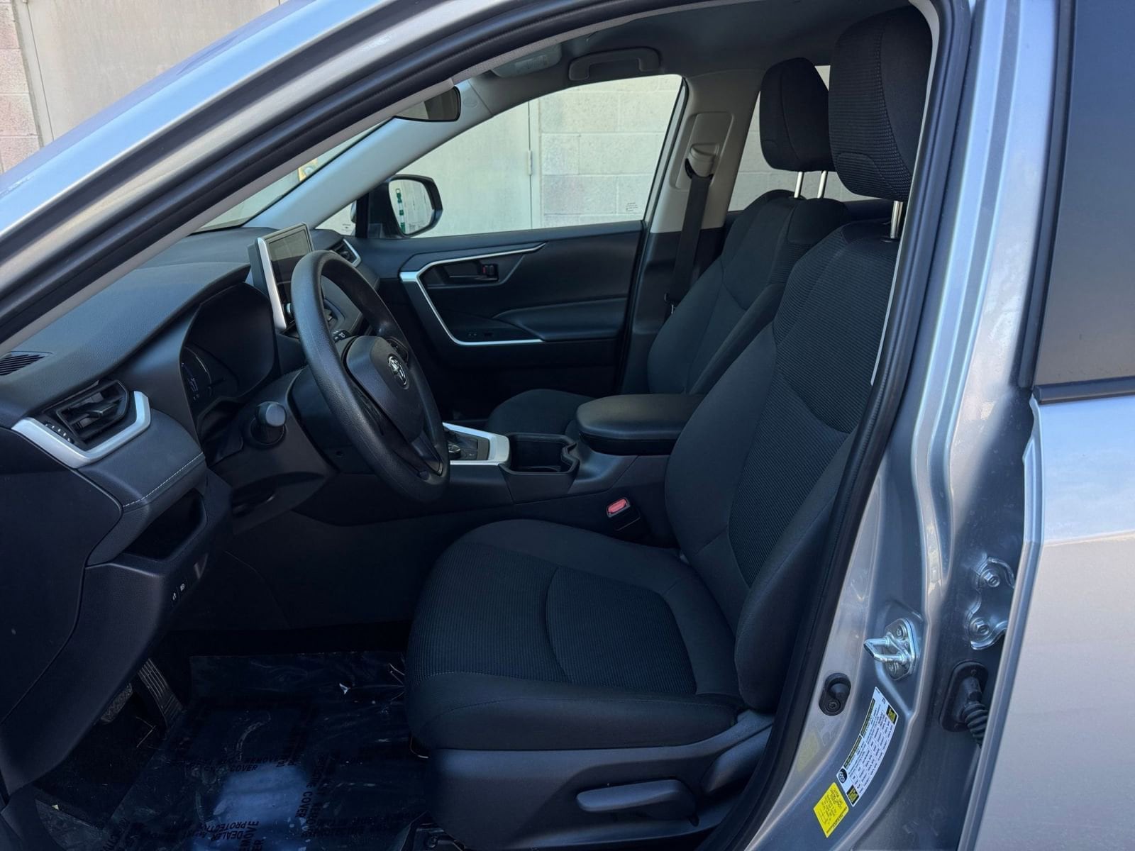 Thumbnail: 2025 Toyota RAV4 - 25