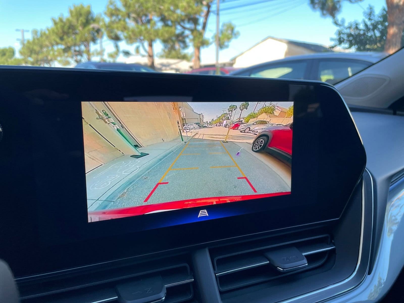 Thumbnail: 2025 Chevrolet Trax - 17