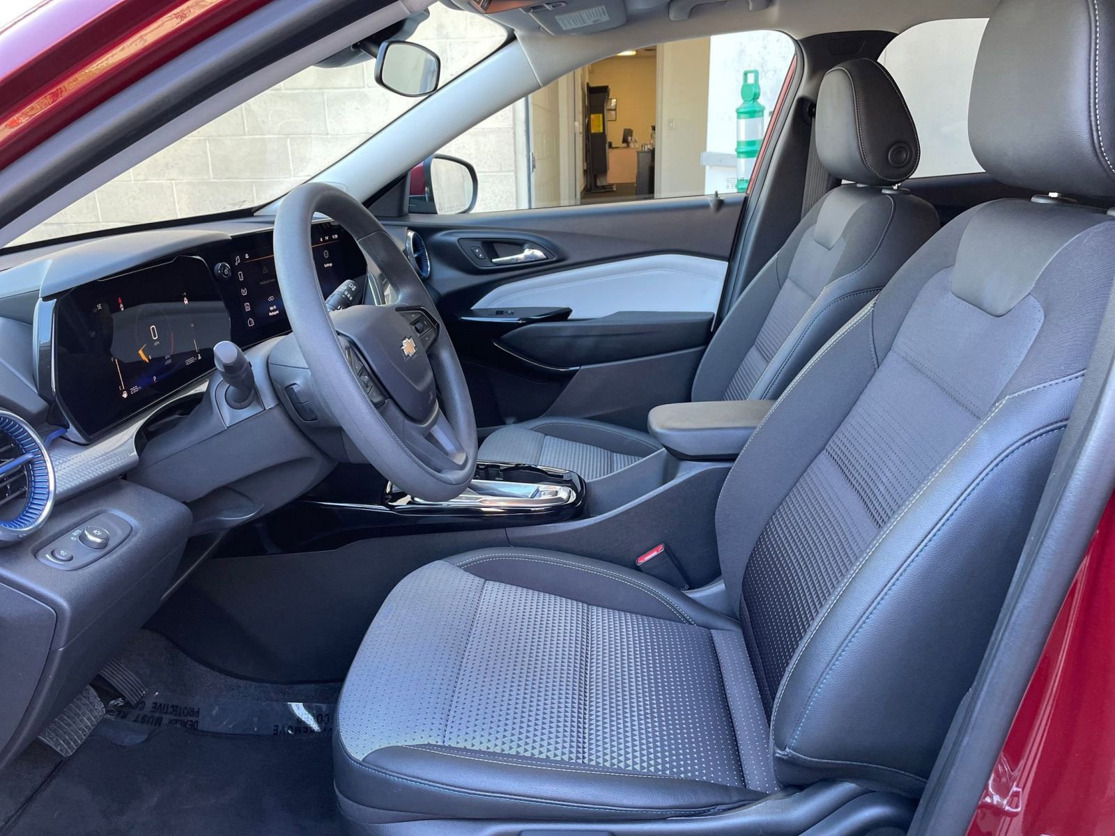 Thumbnail: 2025 Chevrolet Trax - 27