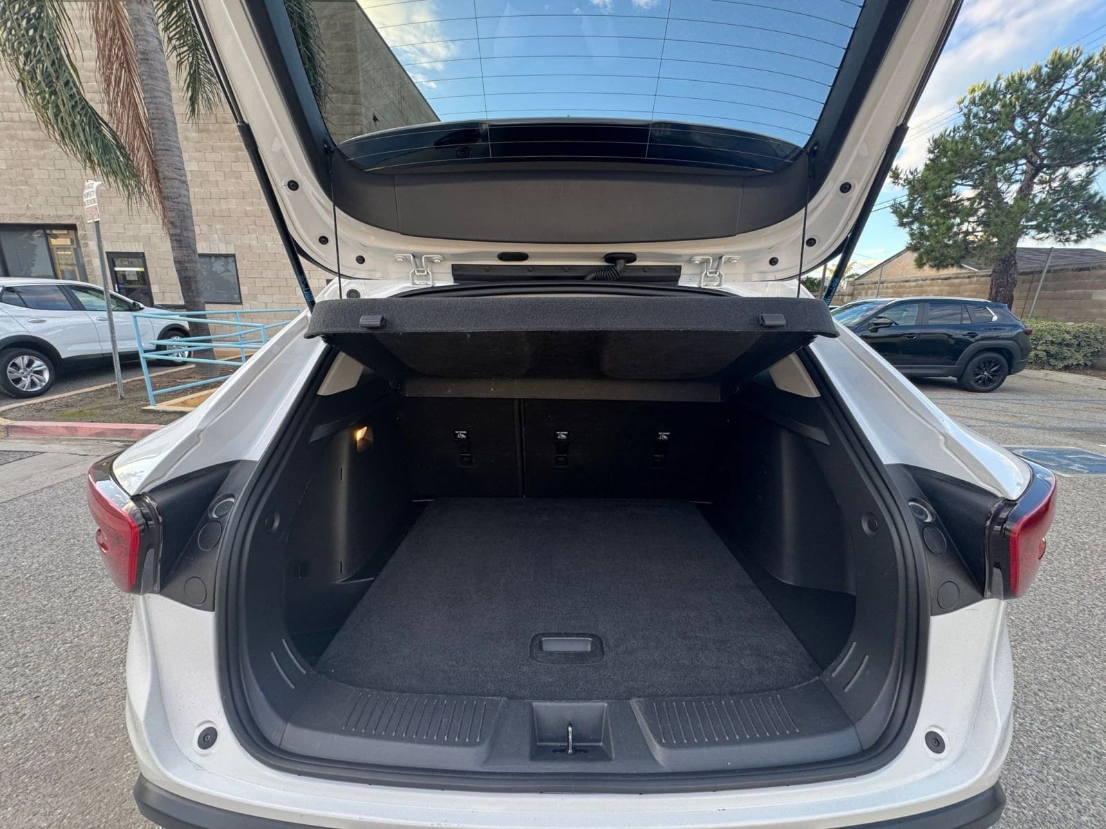 Thumbnail: 2025 Chevrolet Trax - 30