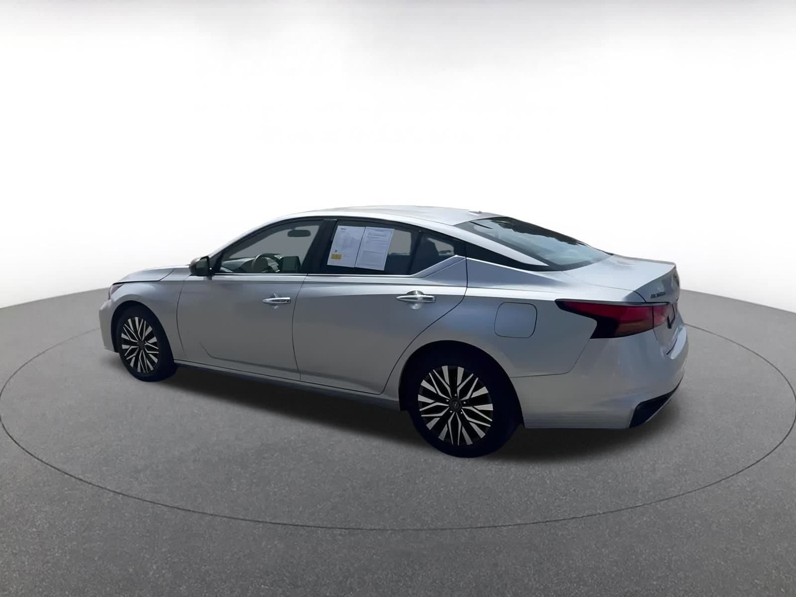 Thumbnail: 2024 Nissan Altima - 10