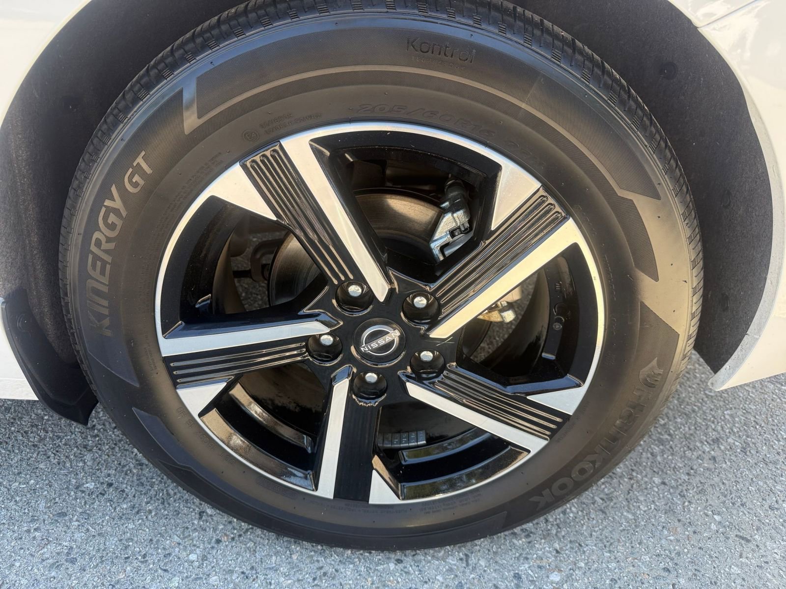 Thumbnail: 2025 Nissan Sentra - 25