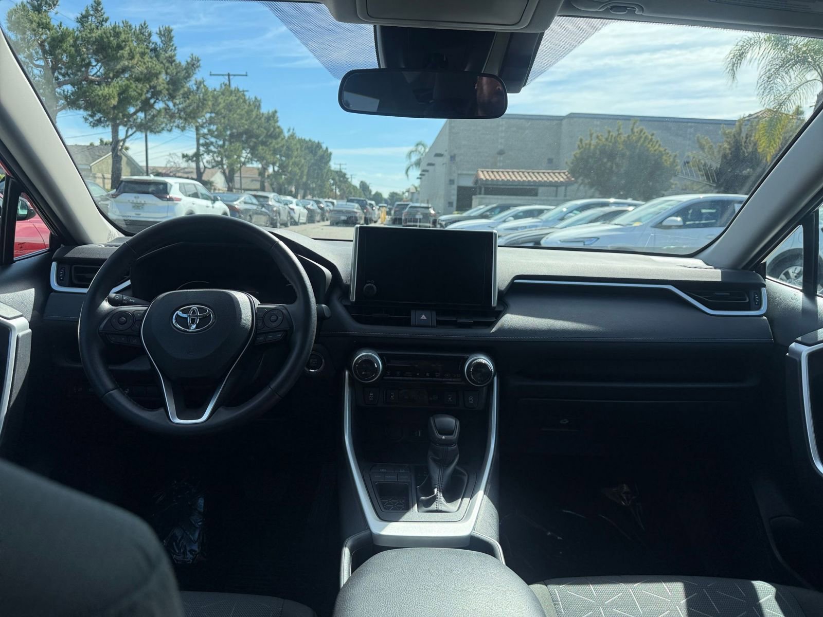 Thumbnail: 2025 Toyota RAV4 - 29