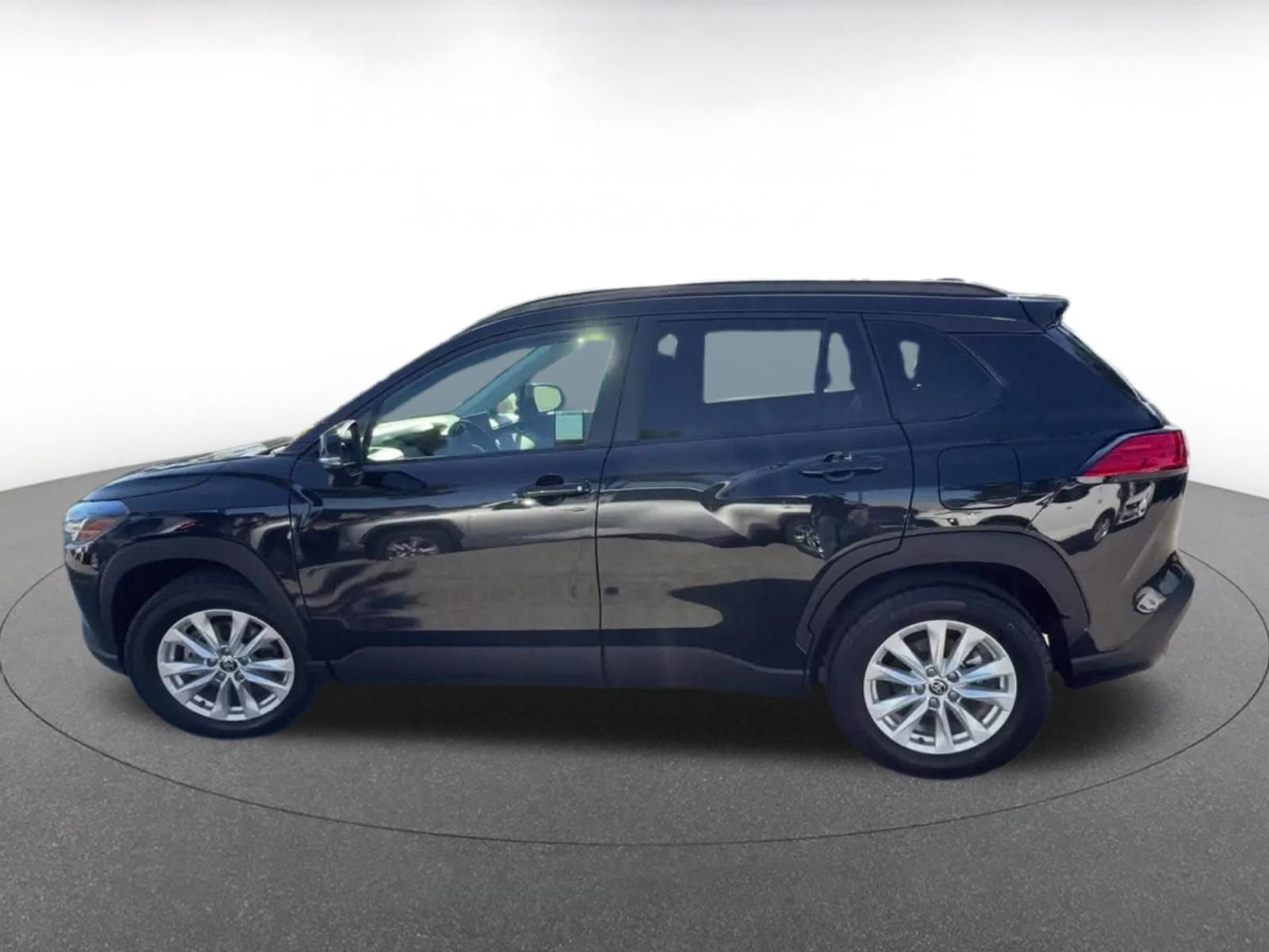 Thumbnail: 2025 Toyota Corolla Cross - 8