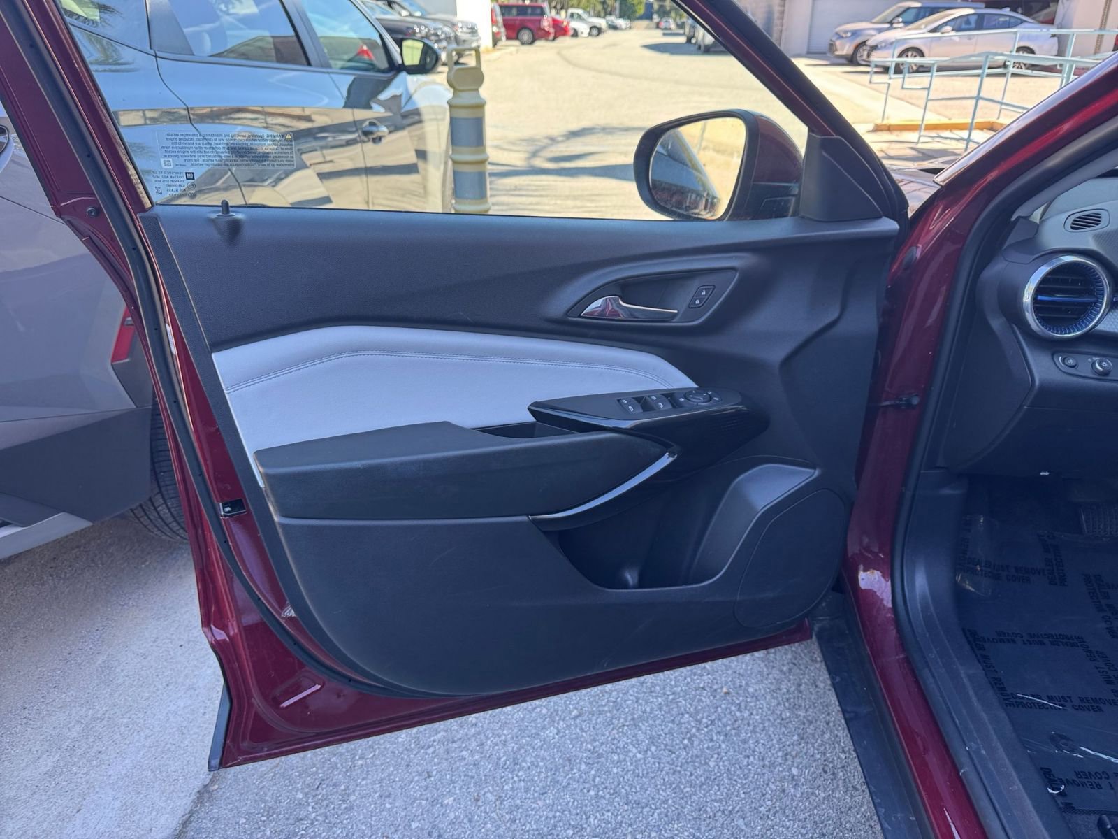 Thumbnail: 2025 Chevrolet Trax - 18